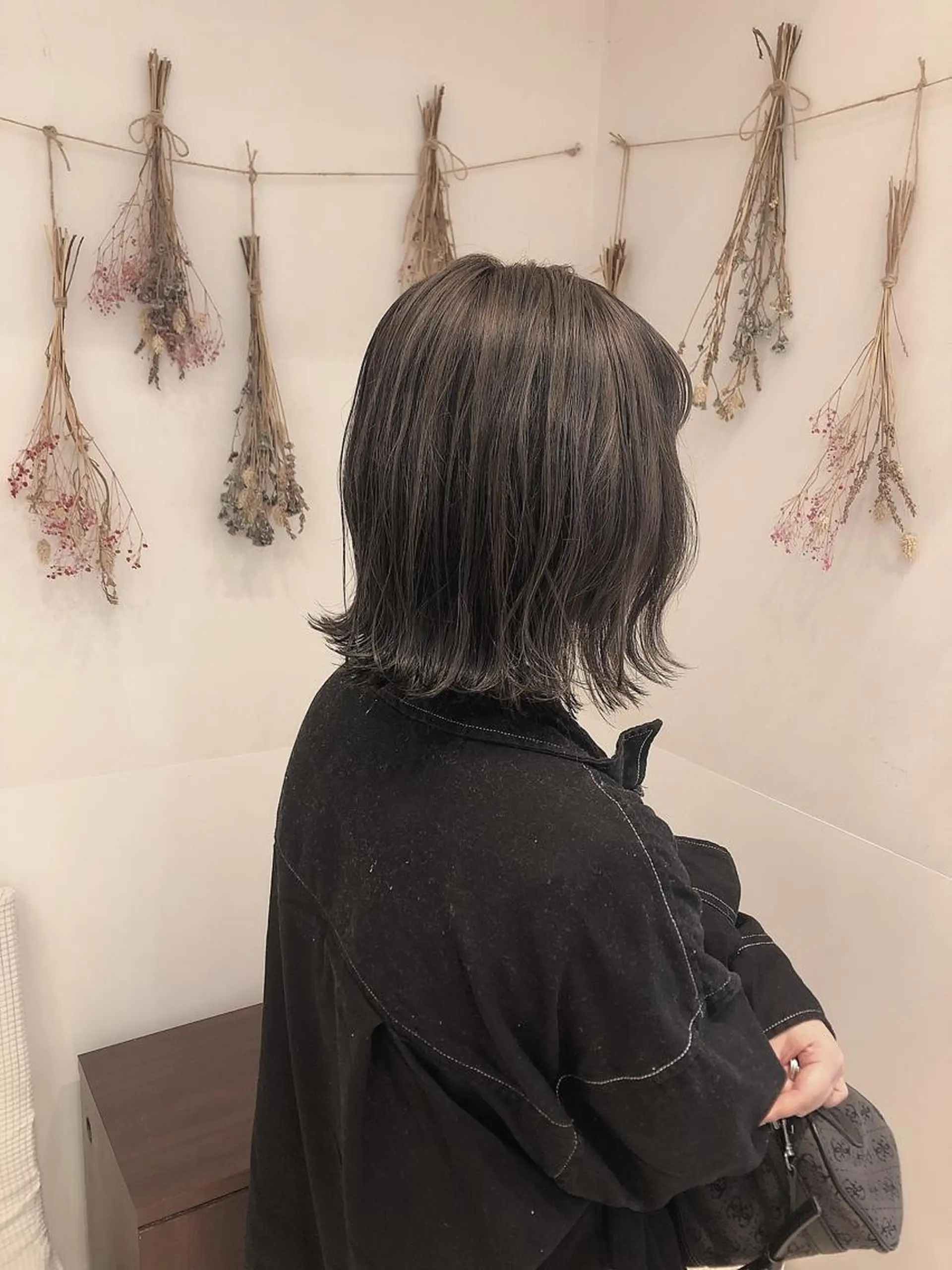 ミディアム カラー 黒髪 グレージュ はだゆうき @hadadan08のヘアスタイル