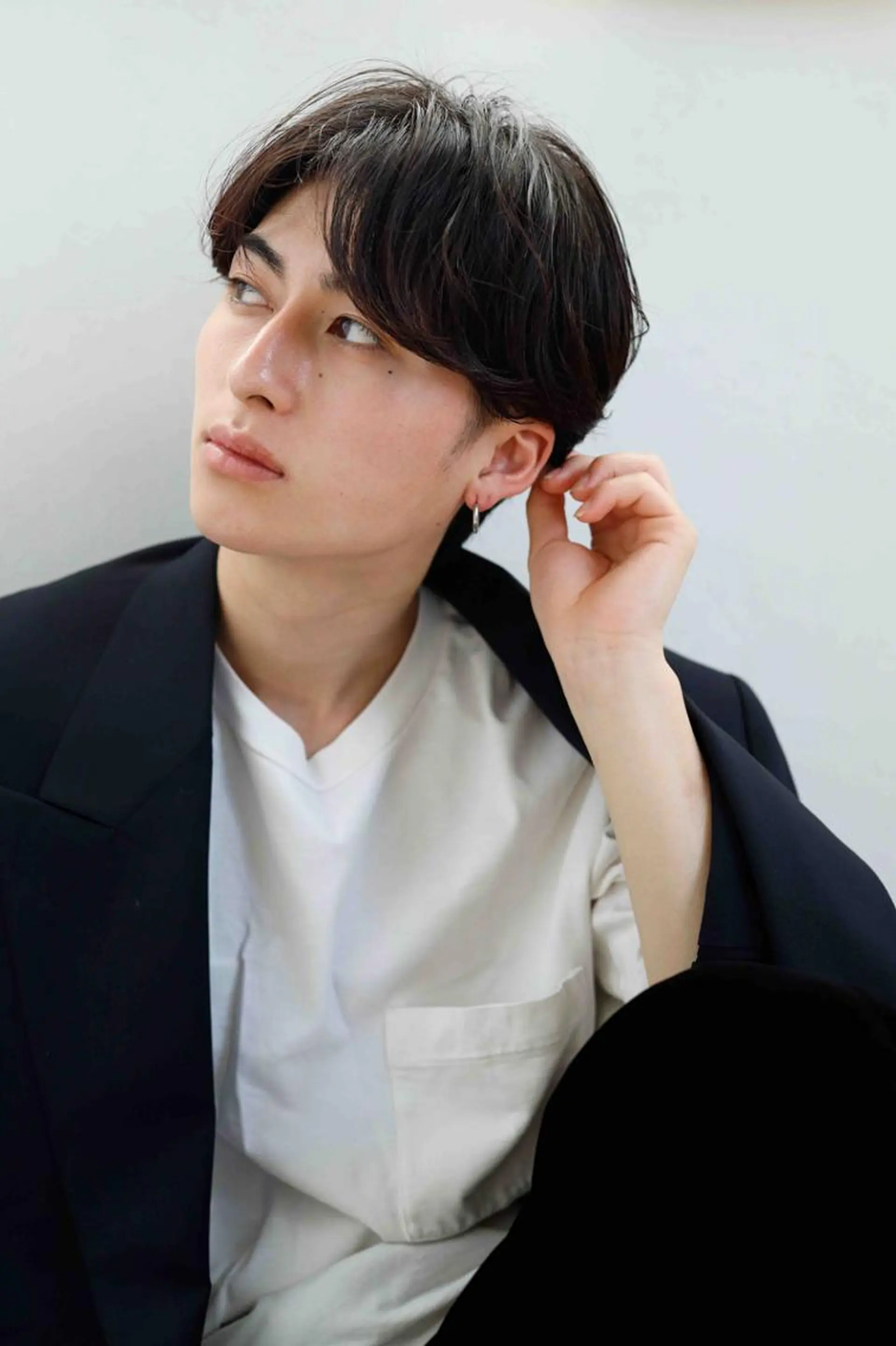 メンズ アイブロウ メンズ韓国風 メンズパーマ 眉カラー メンズアイブロウ ヘアケア特化型サロン newi 梅田のヘアスタイル