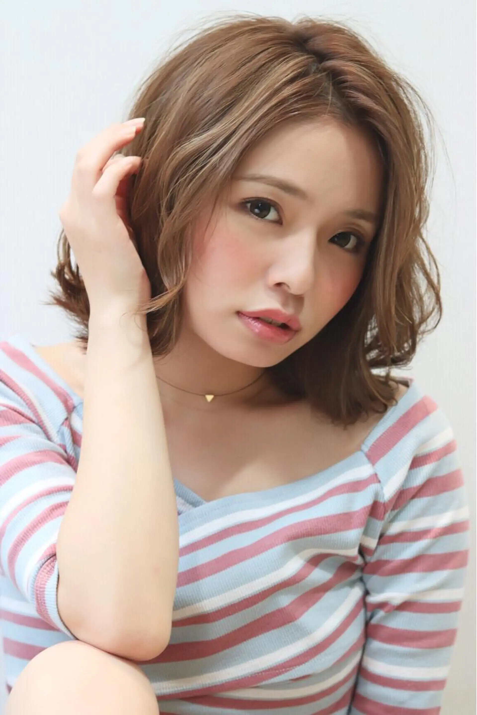 ミディアム カラー 透明感カラー ハイライトカラー 外国人風カラー ハイライト 【WiLL都島】 YUKAのヘアスタイル