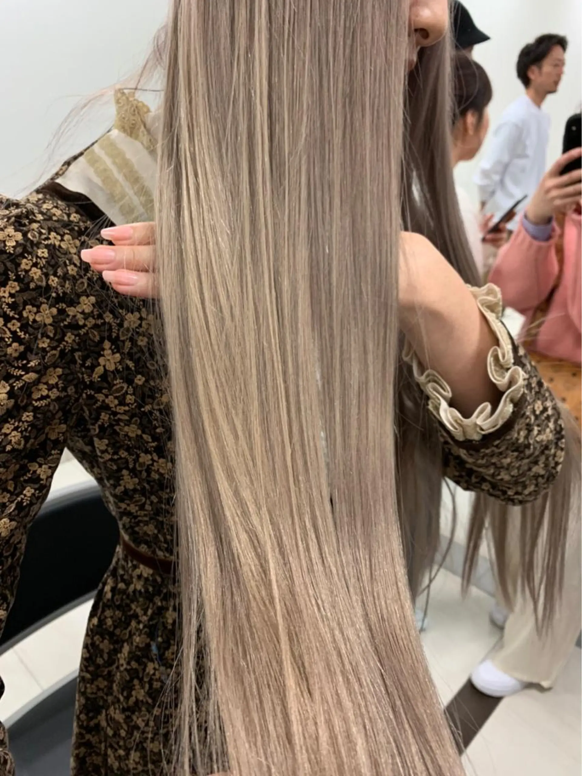ロング カラー ヘアアレンジ 原宿レイヤーカット 渋谷【山本喜熙】のヘアスタイル
