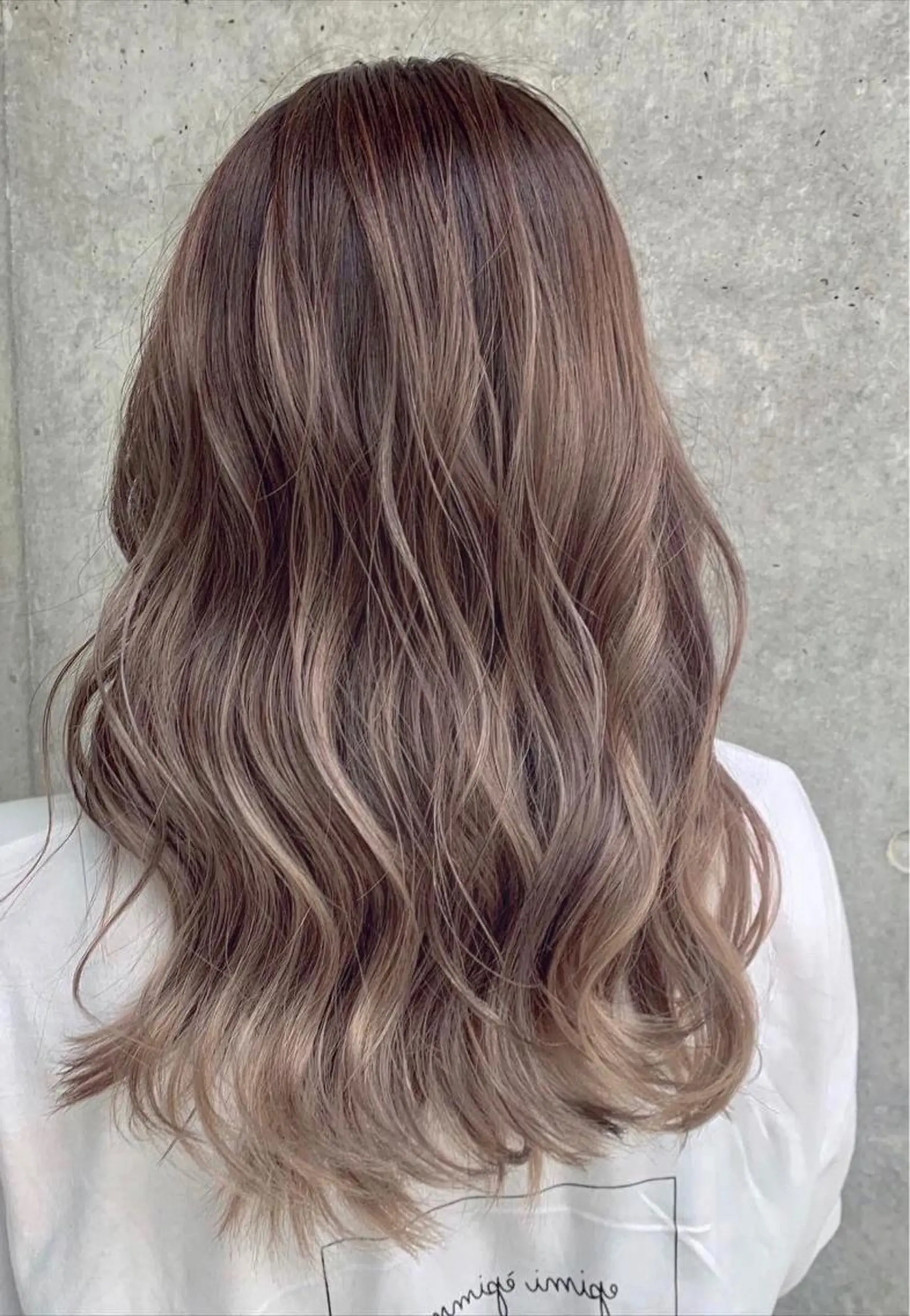 ミディアム youres hair 新宿west所属・✨髪質改善特化✨ 店長　安岡朋哉のヘアスタイル
