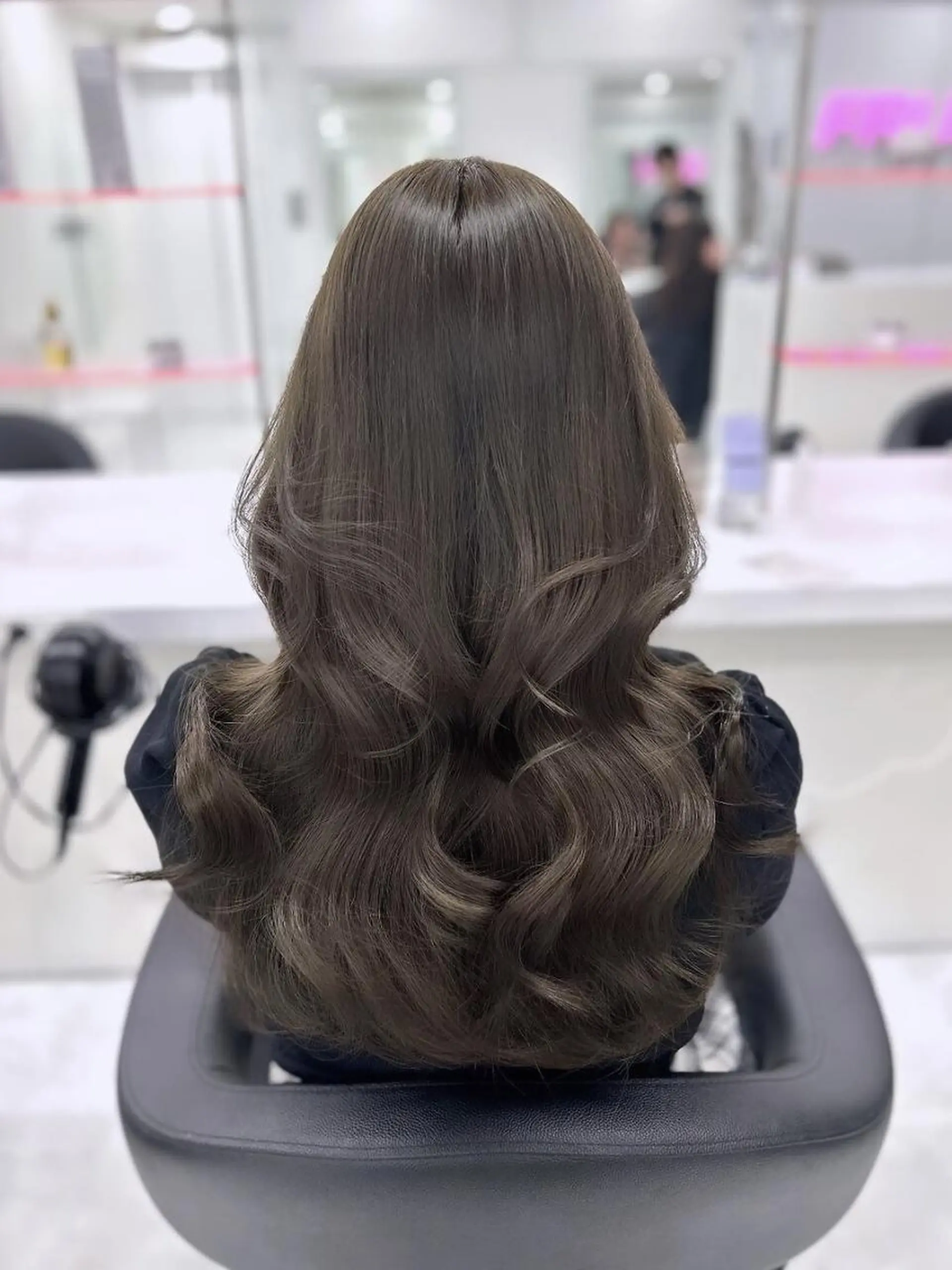 ロング カラー ヘアカラー トリートメント 透ける淡色🏹ベージ ュ🤎BABY上野のヘアスタイル