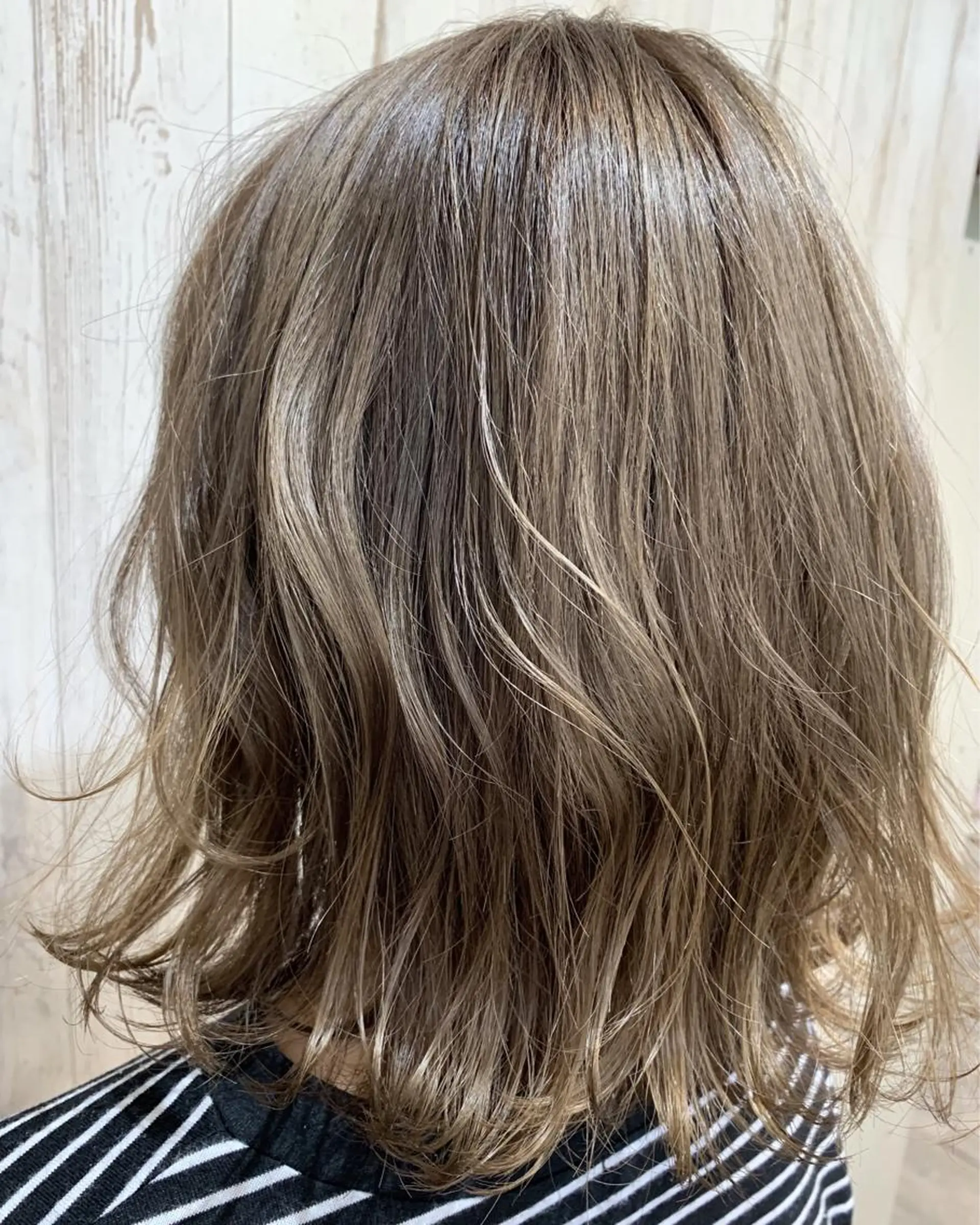 ミディアム カラー HAIR&MAKE.sia所属・心斎橋ボブ 好原良真のヘアスタイル