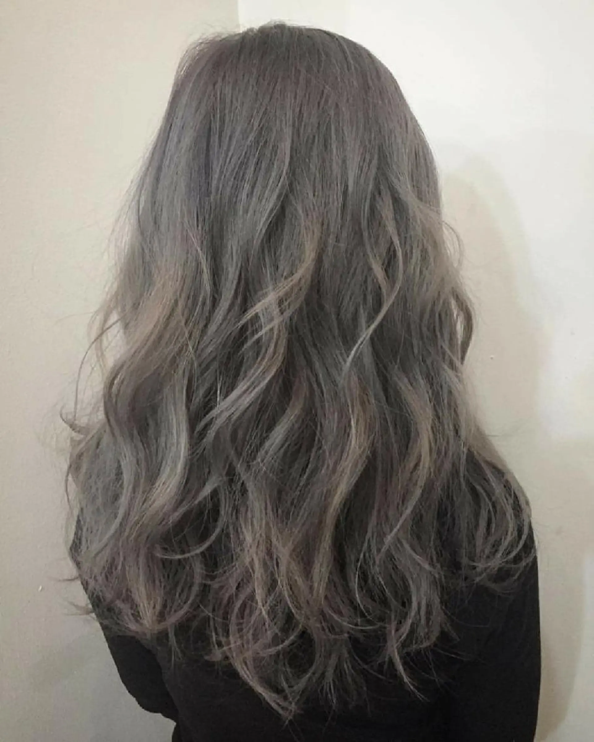 セミロング ハイライト 宮内 修平のヘアスタイル