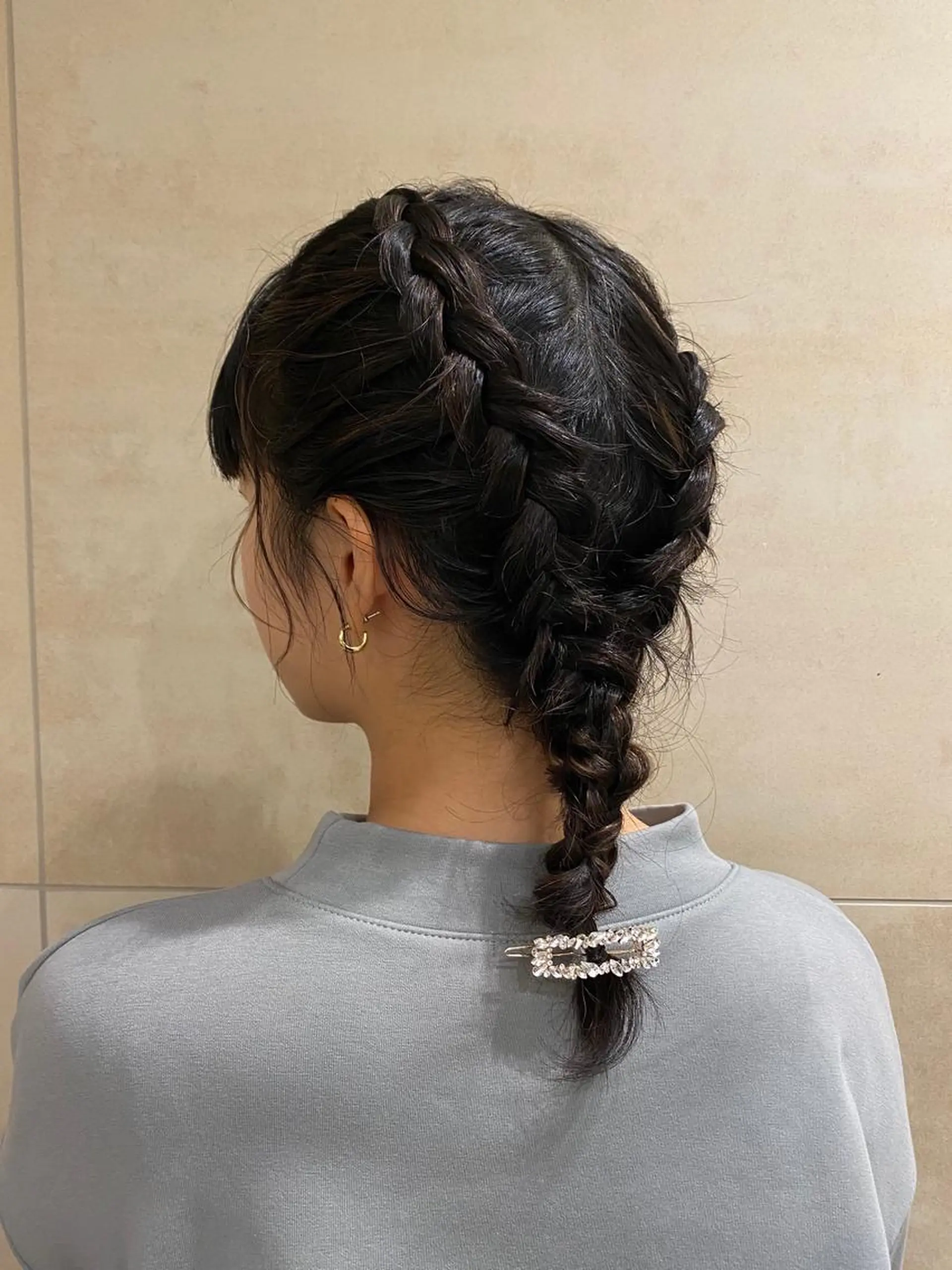 ヘアアレンジ 三つ編み amie by afloat(エイミーバイアフロート)所属・井上 日菜乃のヘアスタイル