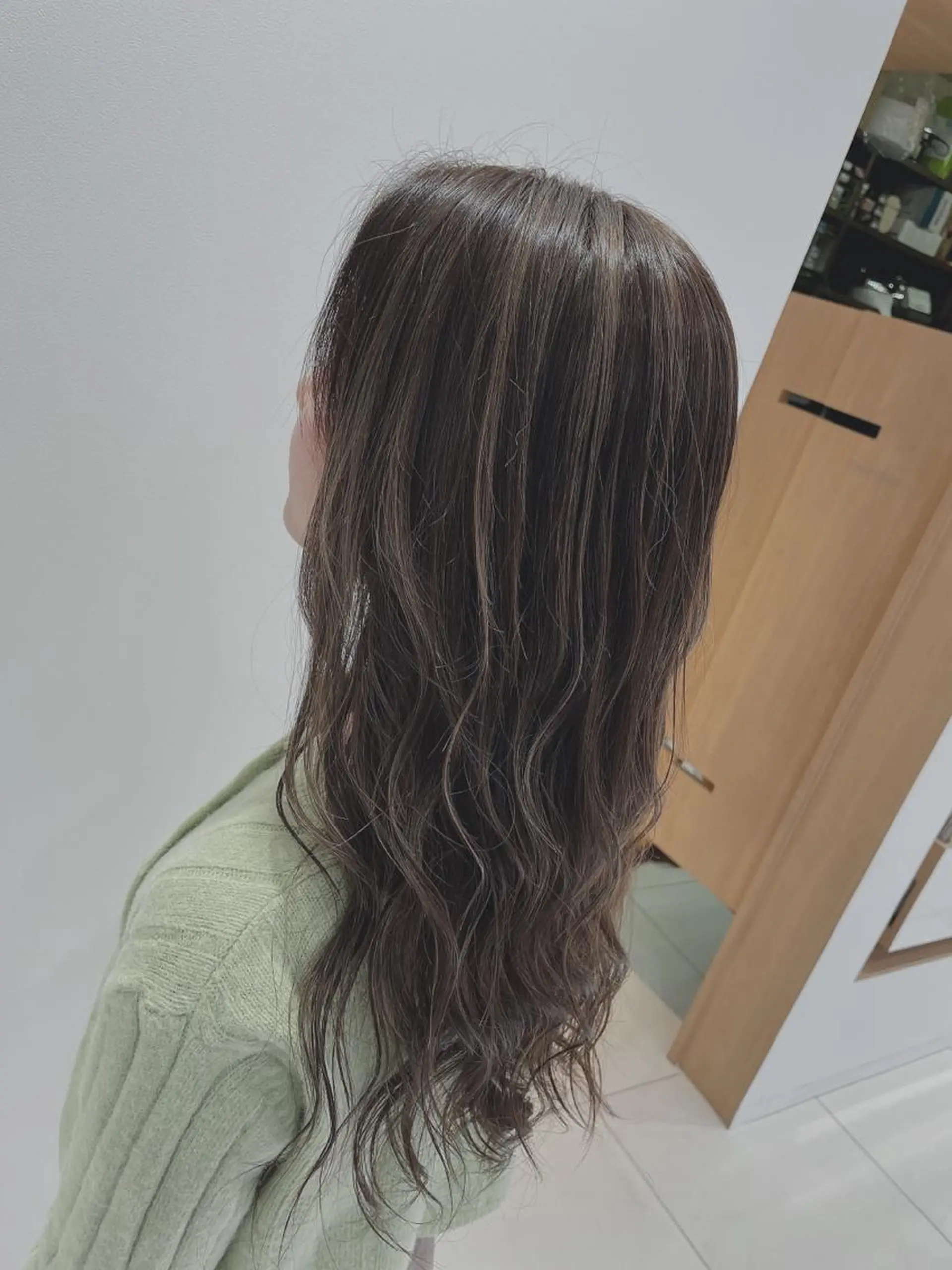 ロング カラー 透明感カラー ご新規様限定クーポン あります　桂口　烈闘のヘアスタイル