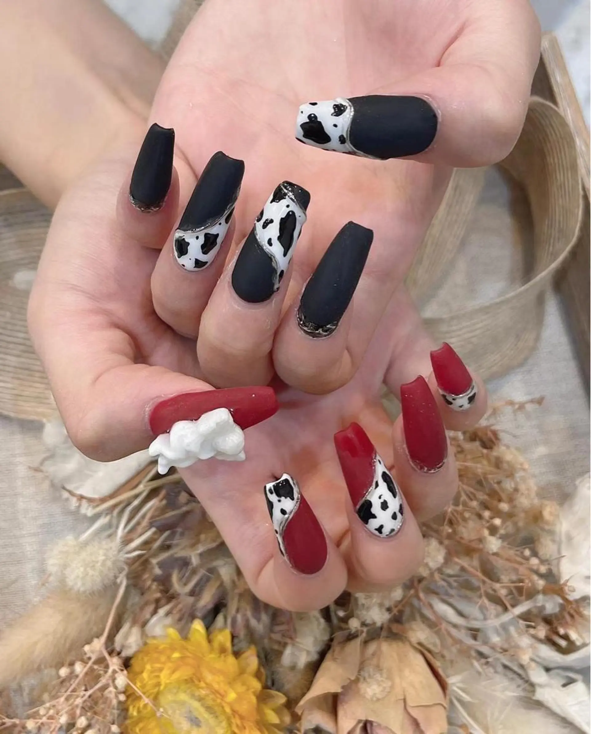 ネイル アニマル柄 マットネイル ぷっくりネイル シルバー Babarla Nailのネイルデザイン