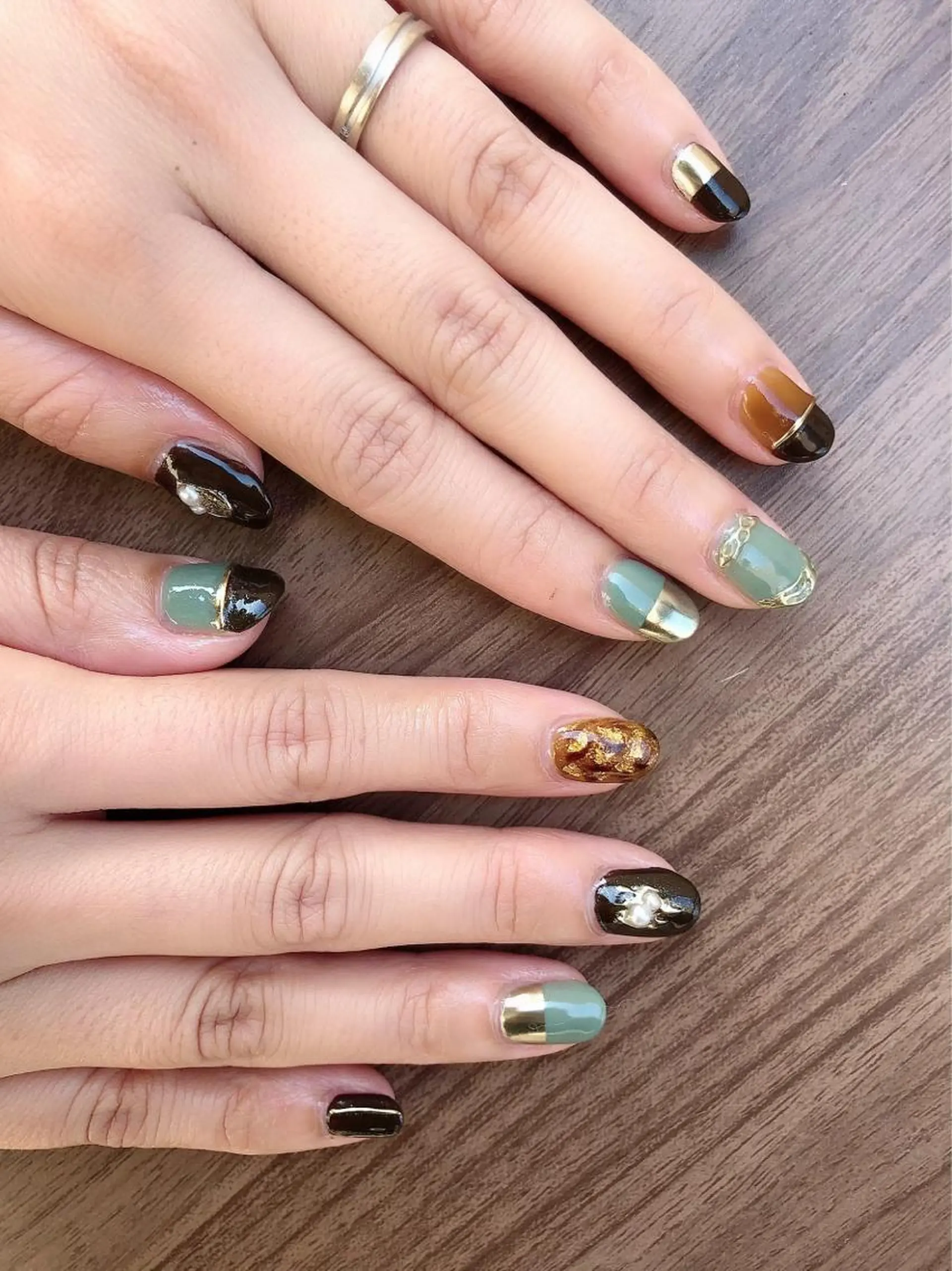 ネイル ゴールド maison de charme Beauté所属・Beaute IORIのネイルデザイン