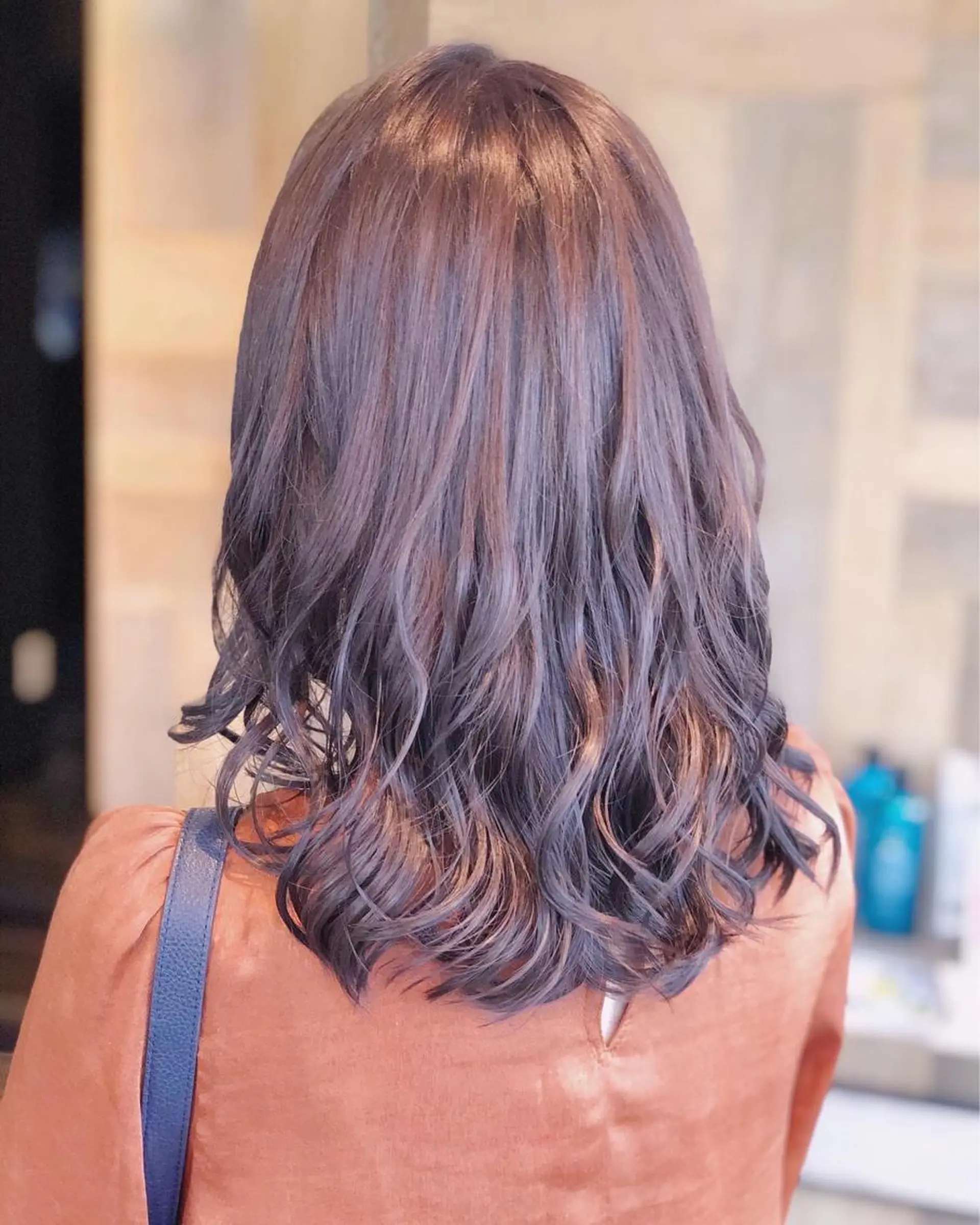 セミロング ラベンダーベージュ 柿本拓【全席完全個室 ログネオン】のヘアスタイル