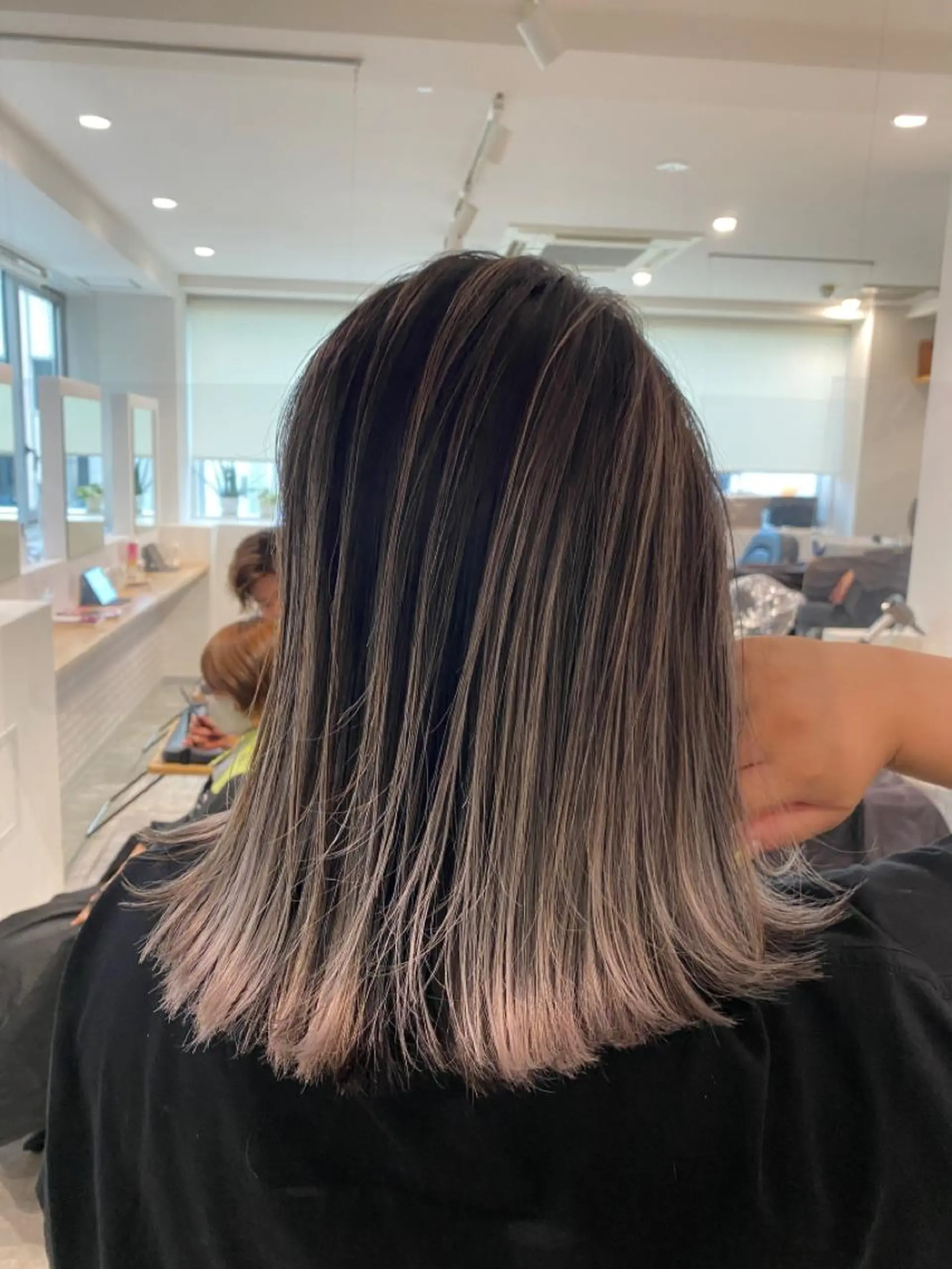 ショート カラー バレイヤージュ ハイトーンカラー レイヤーカット トリートメント JIL BLAN 京都のヘアスタイル