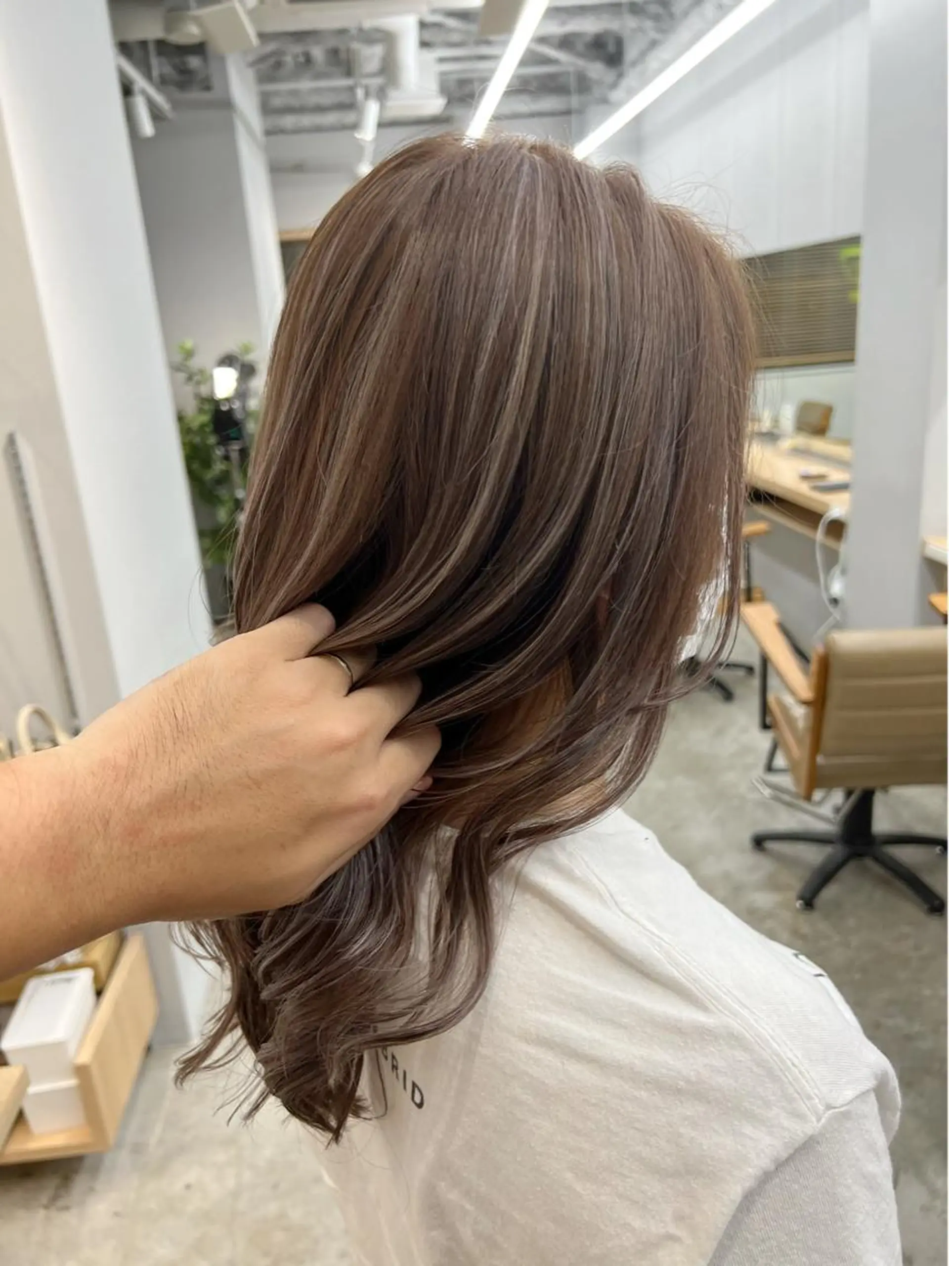 セミロング カラー グレージュ ハイライトカラー ハイライト 代表　YUKI ☆のヘアスタイル