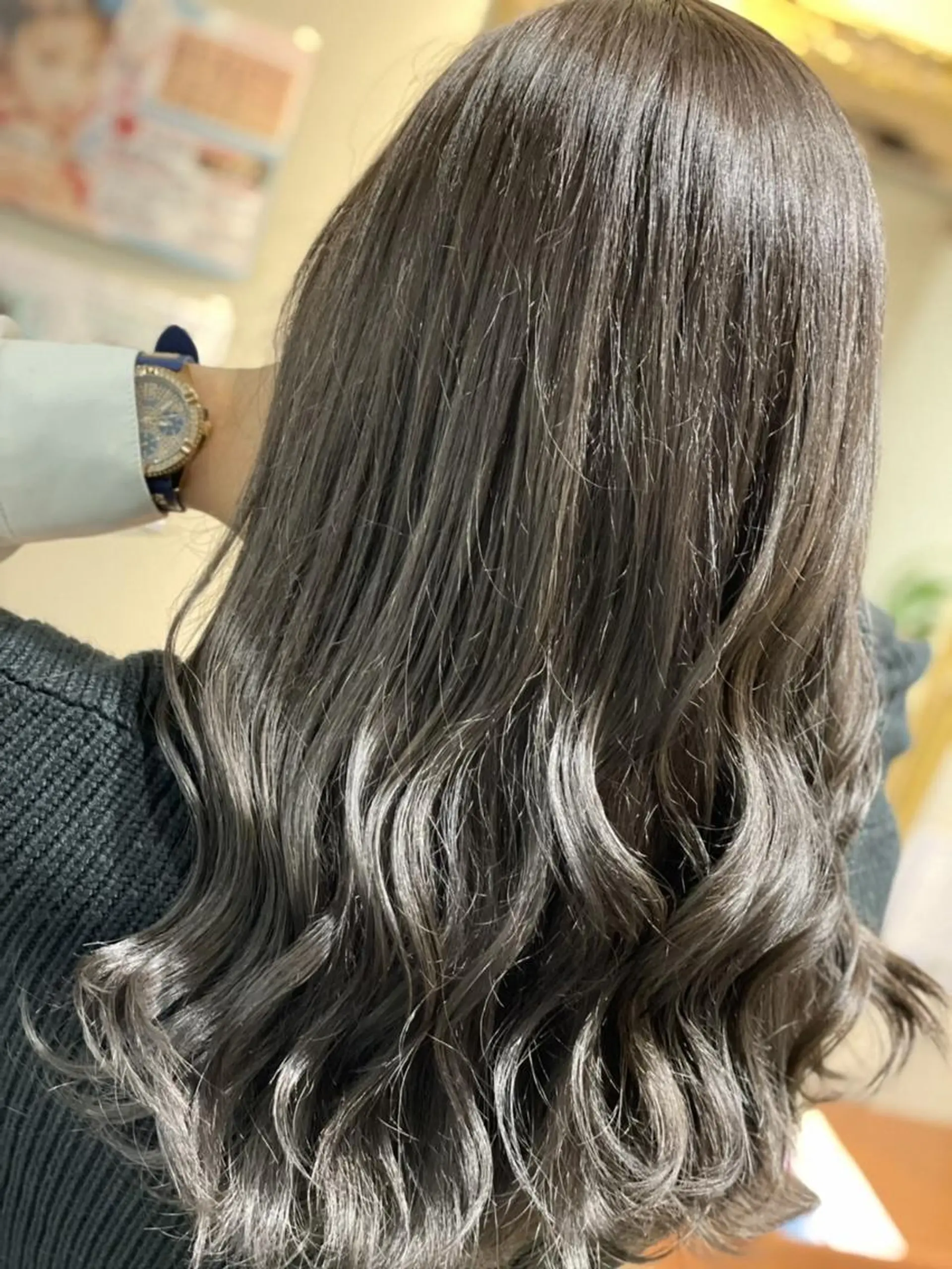 ロング カラー ブリーチ グレージュ シルバー ヘアカラー トリートメント FOR HAIRのヘアスタイル