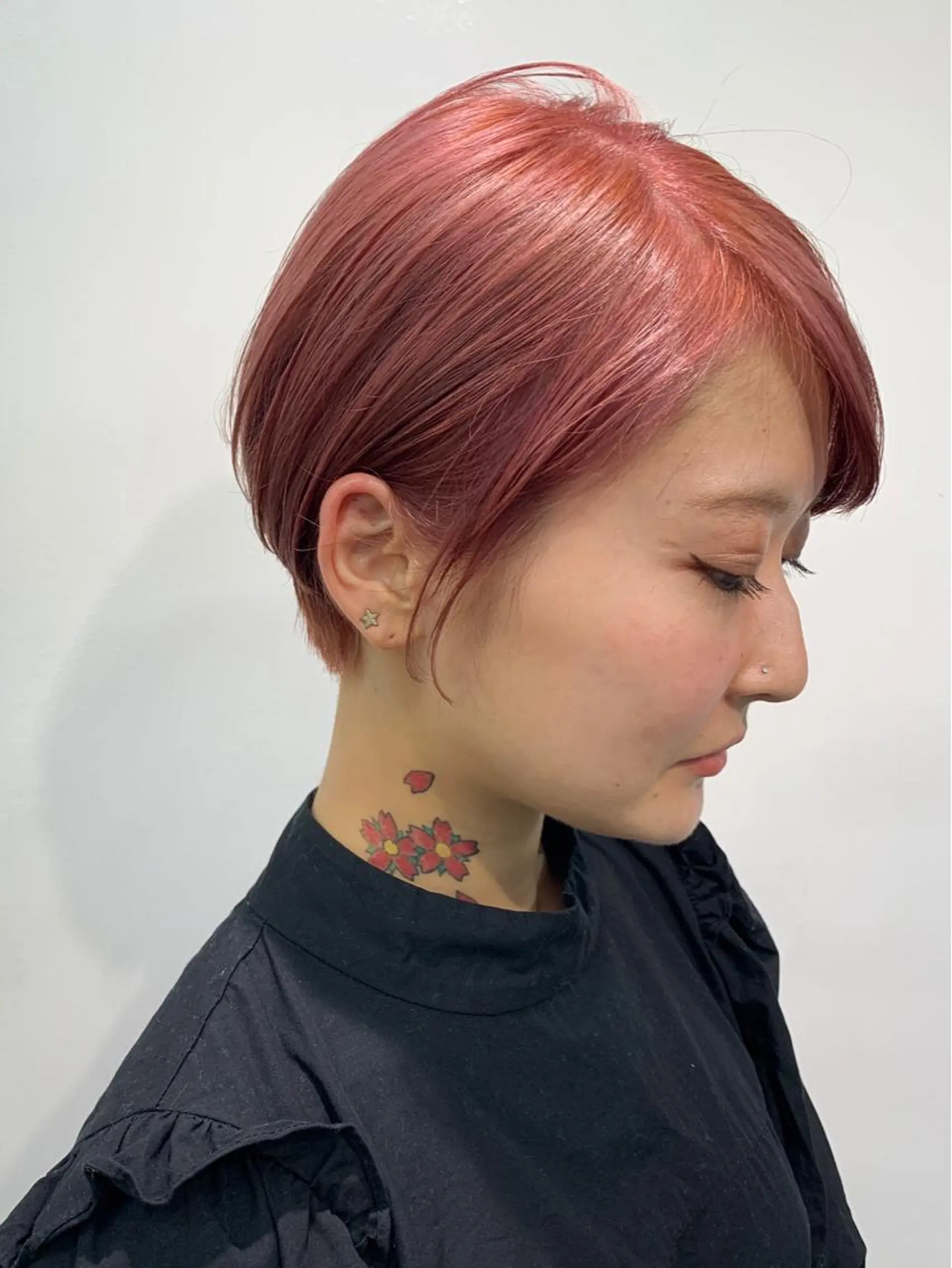 ショート カラー ヘアカラー トリートメント ☘️ブリーチ/ハイト ーン/レイヤー/のヘアスタイル