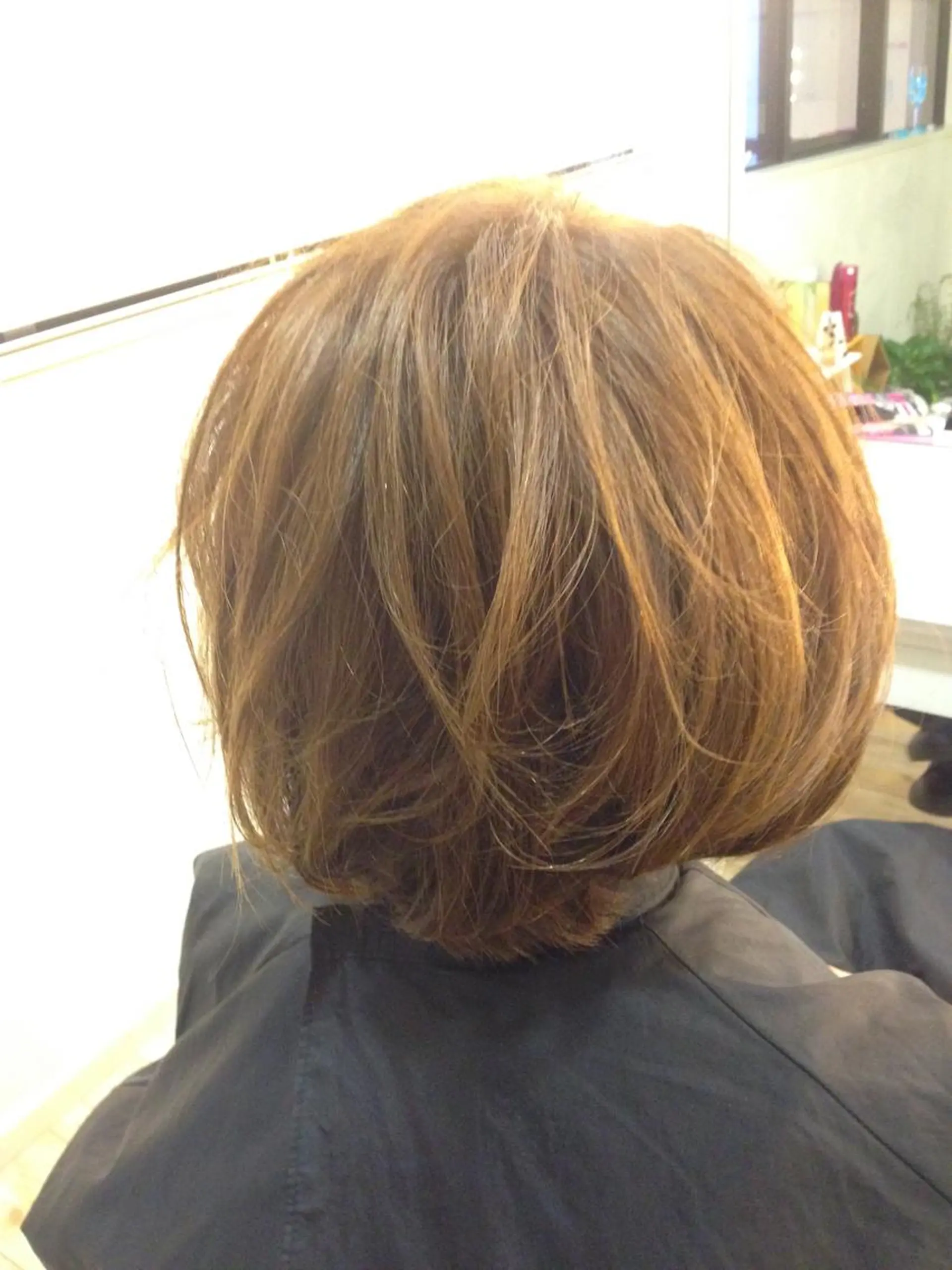 ミディアム カラー パーマ 吉岡 三四朗のヘアスタイル