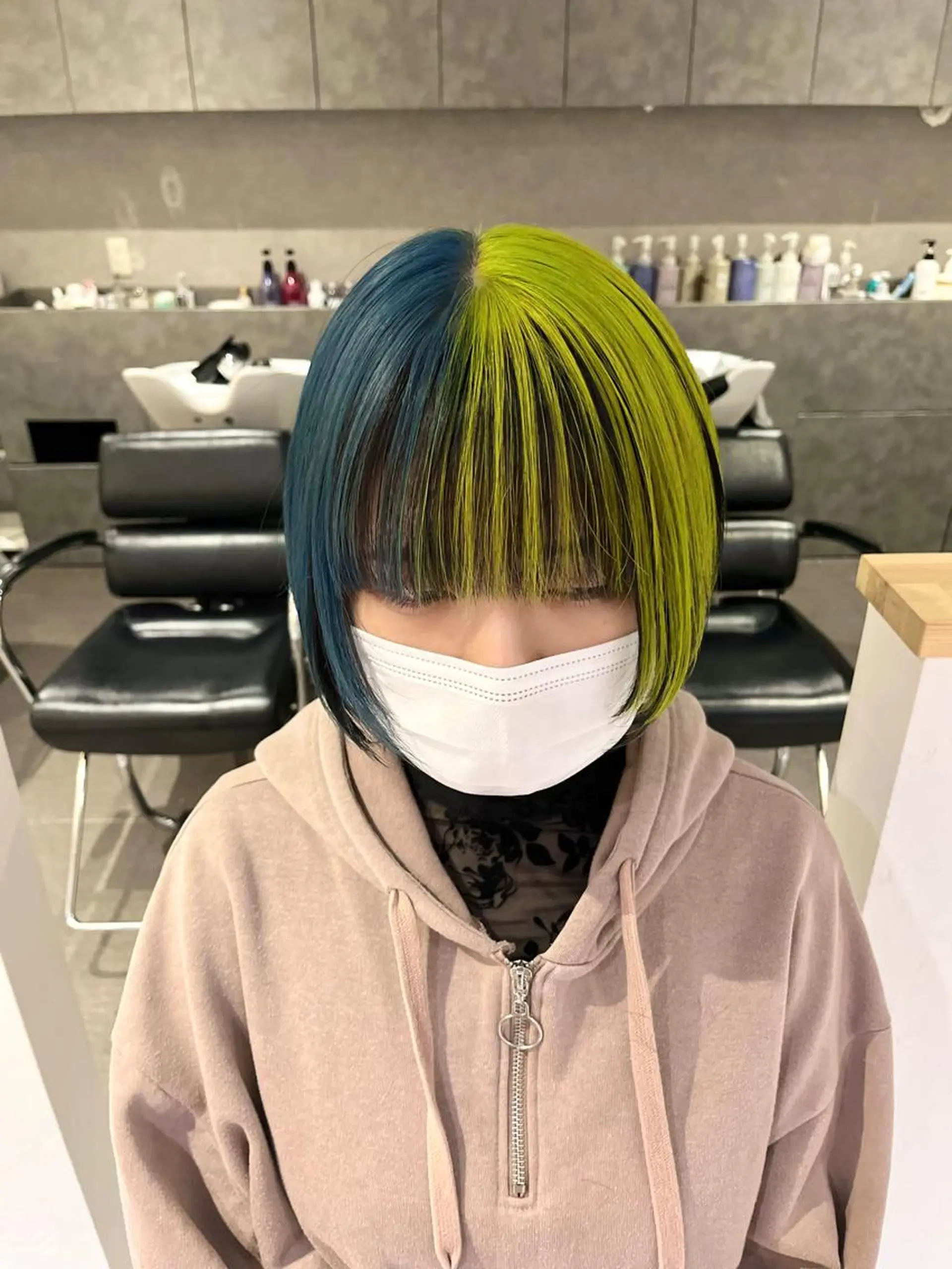 ミディアム カラー ブルーカラー デザインカラー ダブルカラー ハイトーンカラー カット ヘアカラー 桃果 momokaのヘアスタイル