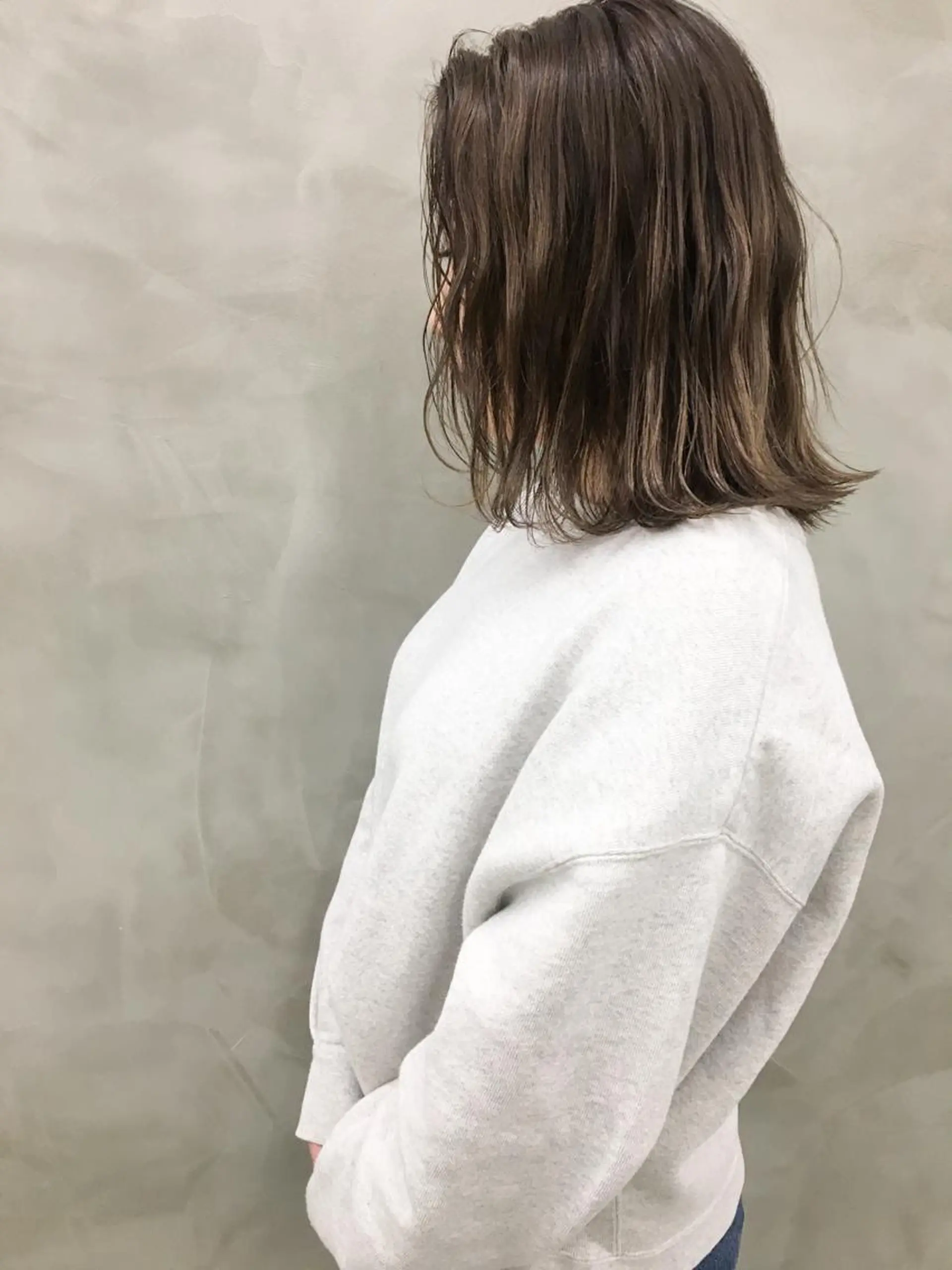 カラー 切りっぱなしボブ ブリーチ グレージュ ハイライトカラー ボブ SEED&beauty byFLAT所属・ヘッドスパ (女性限定)🍋モエのヘアスタイル