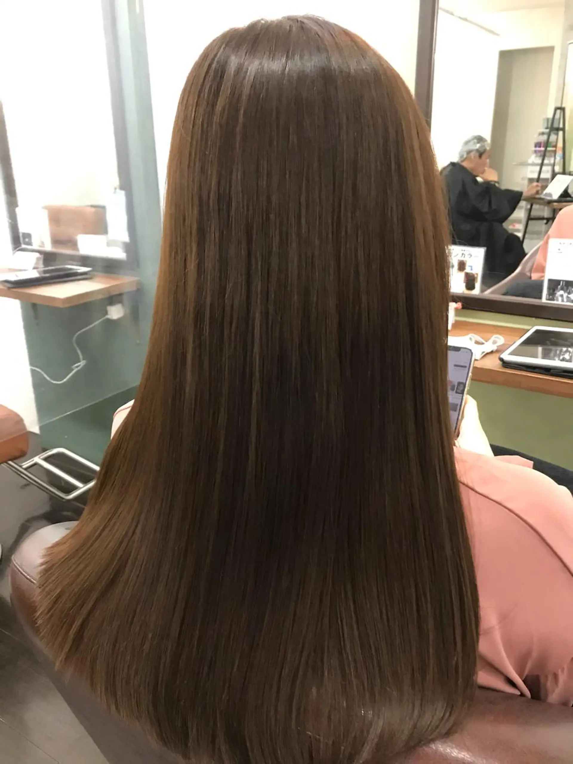 ロング カラー アッシュ アッシュブラウン ベージュカラー 黒髪 ブラウンカラー 小久保 淳平のヘアスタイル