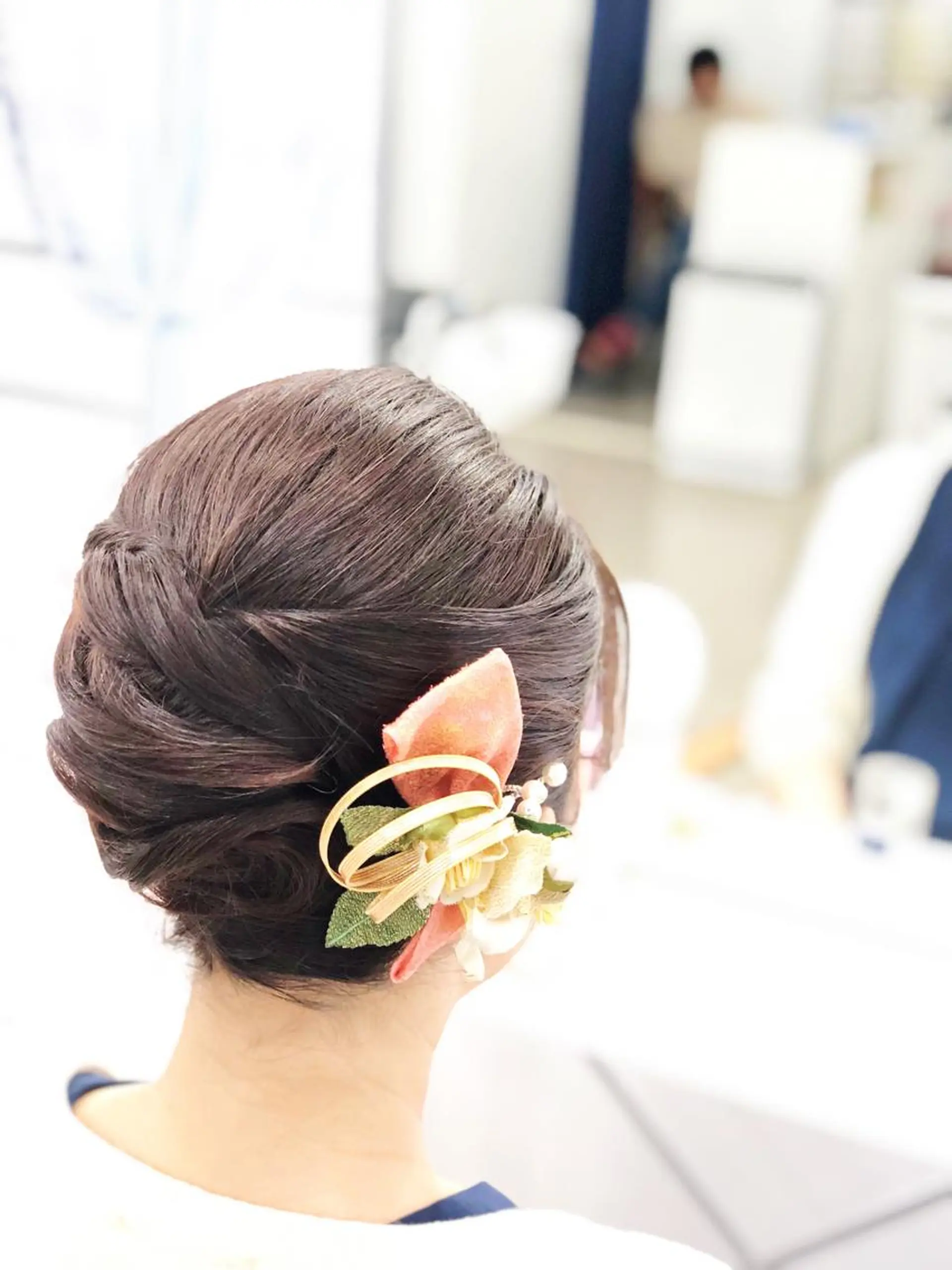 ミディアム laera 佐藤のヘアスタイル