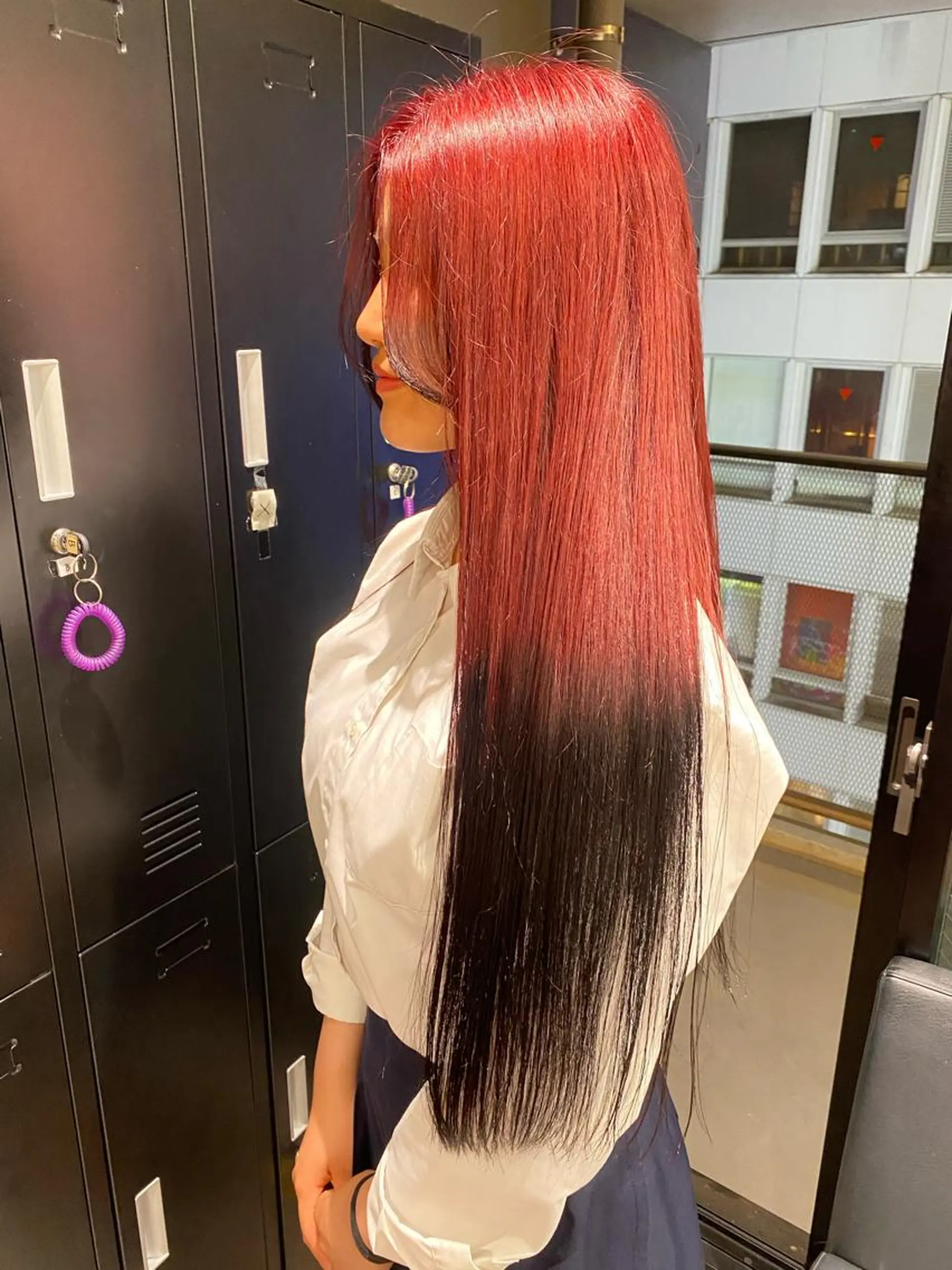 ロング カラー 黒髪 レッドカラー hina💟 透明感カラーのヘアスタイル