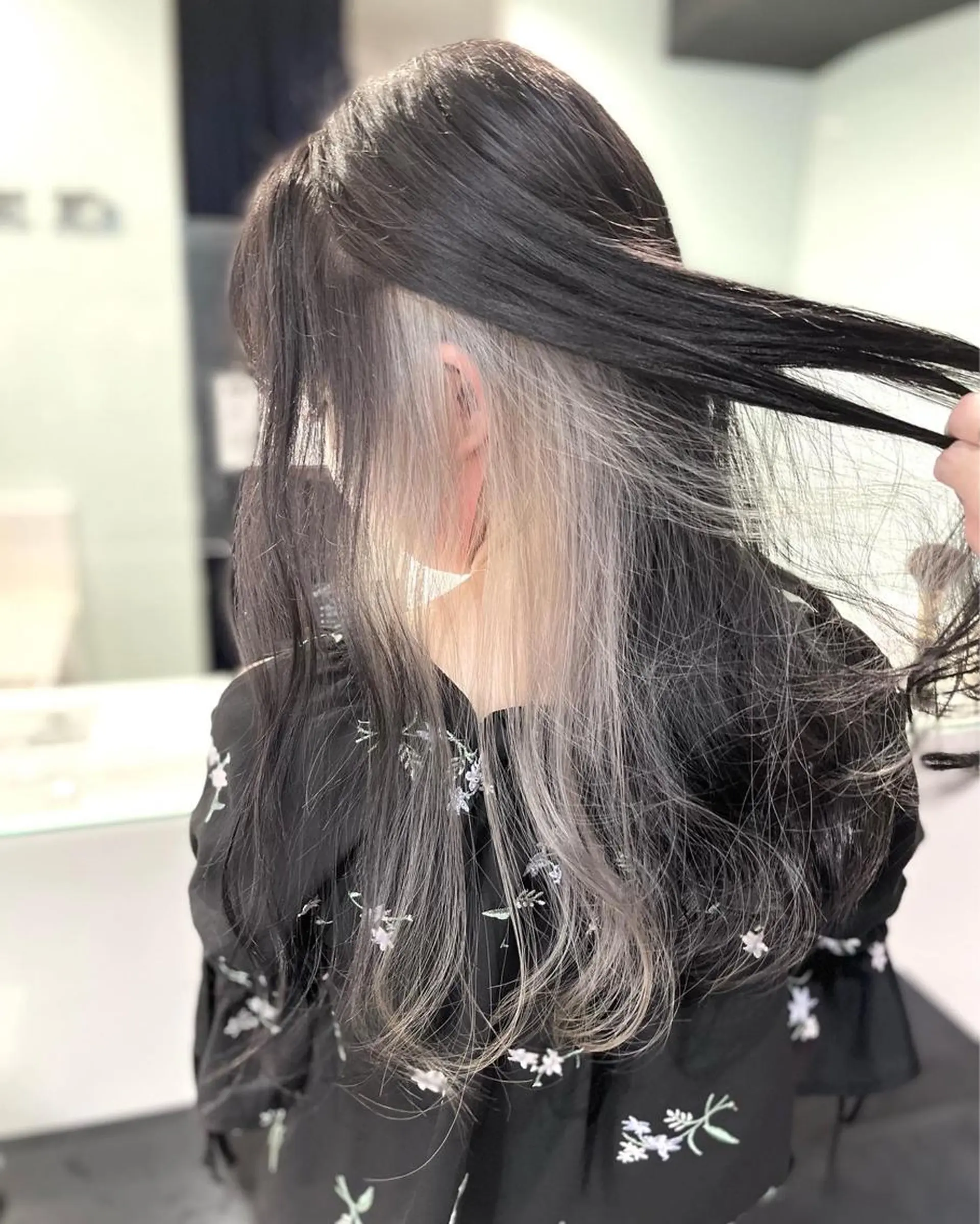 ロング カラー ブリーチ デザインカラー ハイトーンカラー ヘアカラー 代表/岩橋 稜のヘアスタイル