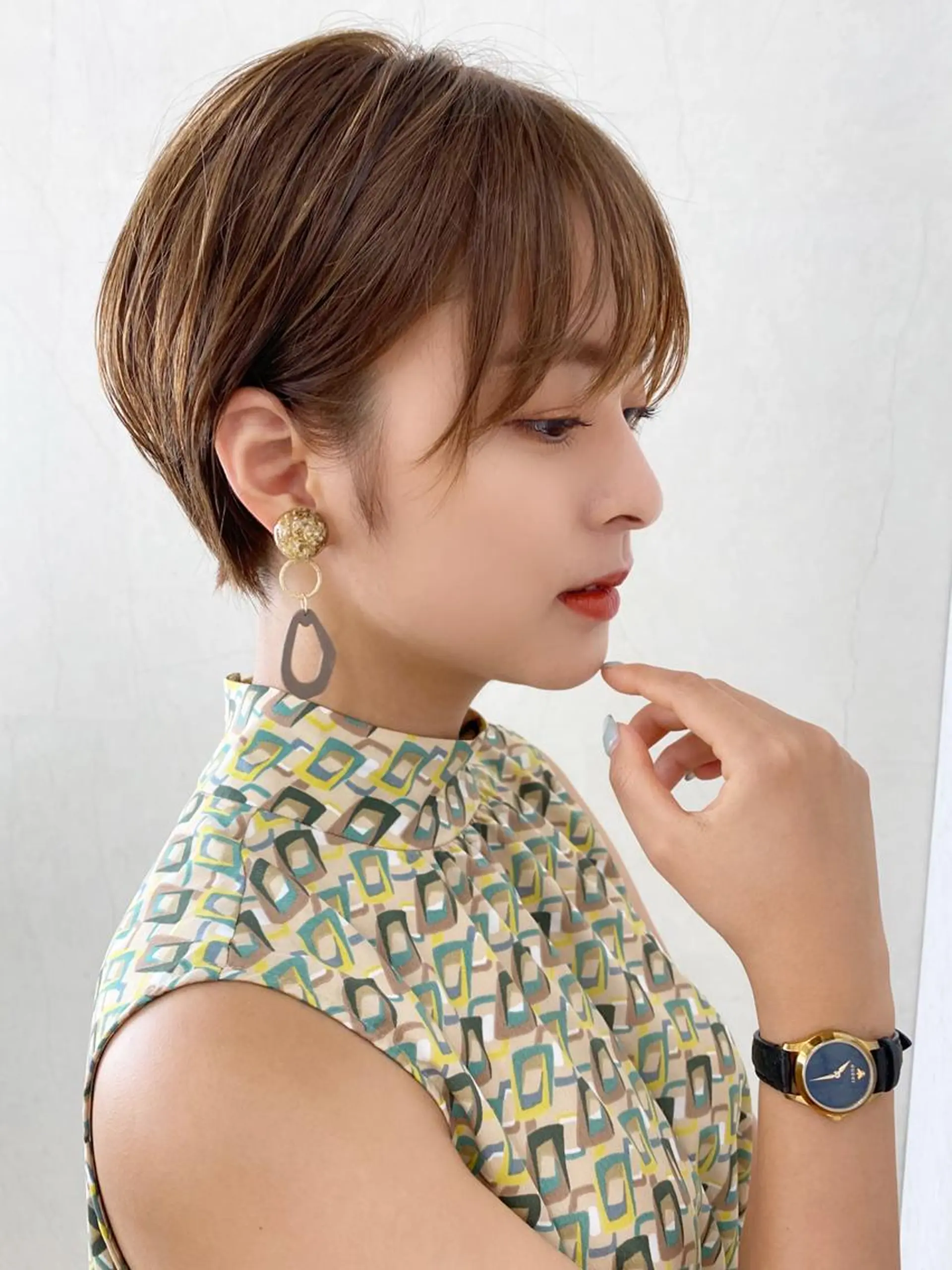 ショート 切りっぱなしボブ ショートボブ ボブ ハイライト シースルーバング バレイヤージュ茅ヶ崎 オオタ カズキのヘアスタイル
