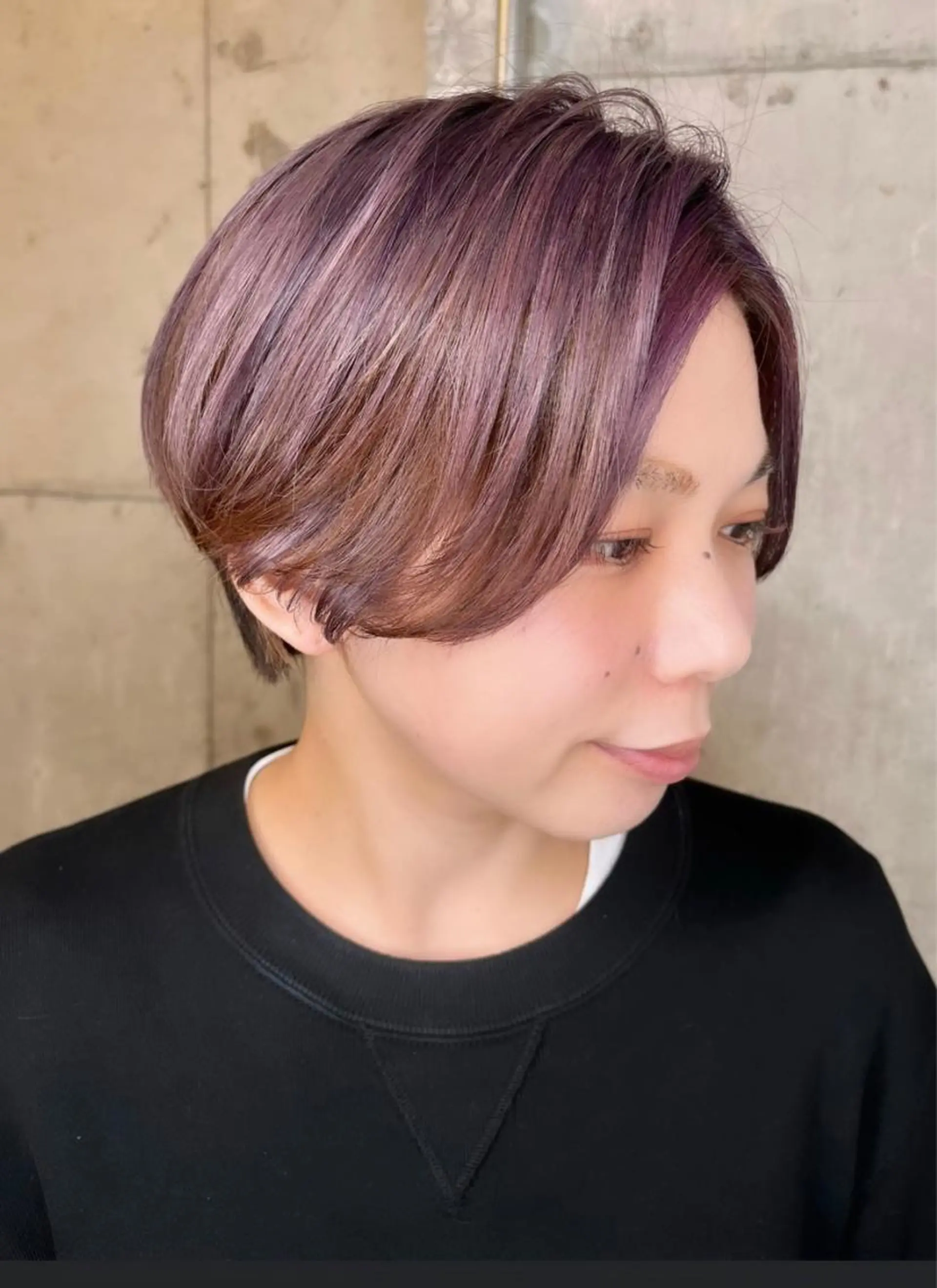 ショート カラー ハンサムショート グレージュ パープルカラー パープルグレージュ ショートヘア ヘアカラー direction所属・派手髪デザインカラー ヒロカのヘアスタイル