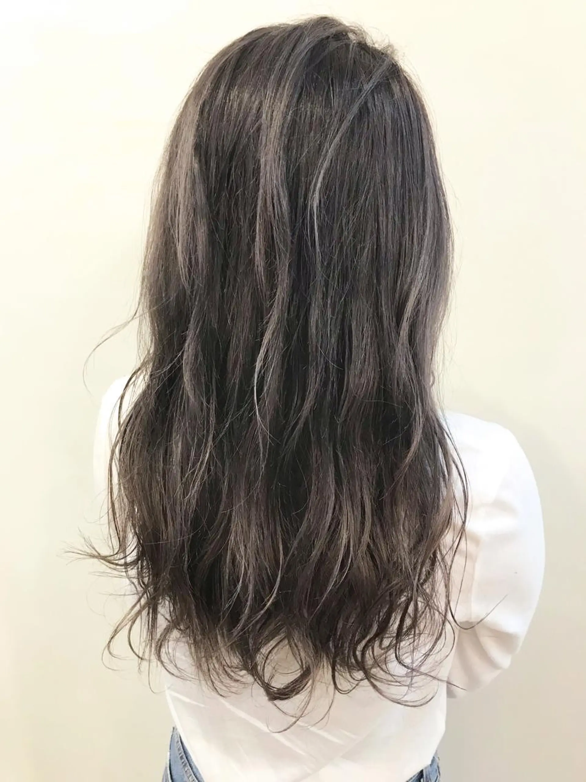 セミロング カラー ブリーチ 平尾 拓也のヘアスタイル
