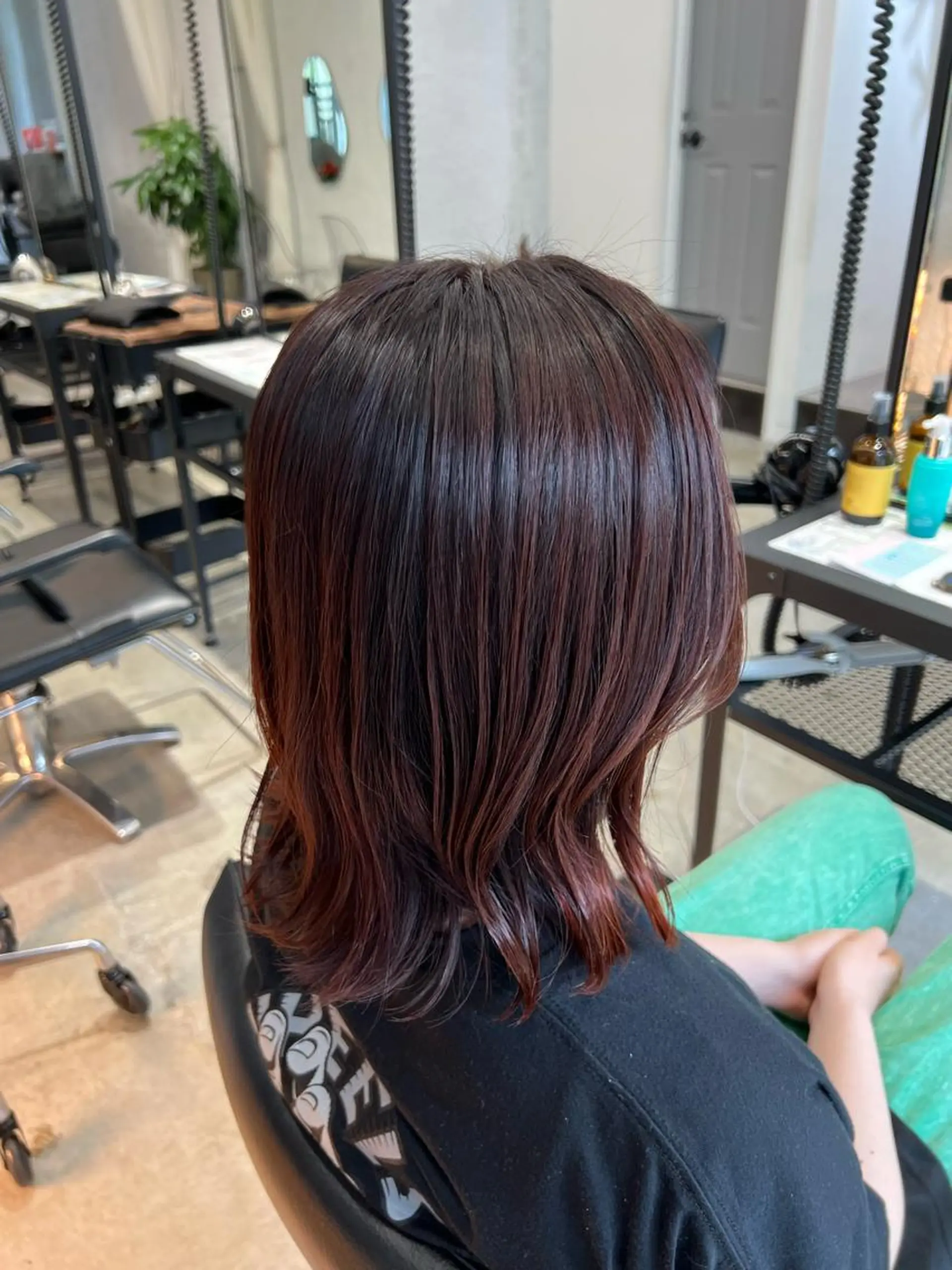 ミディアム カラー オタク美容師💟 チバコナツのヘアスタイル