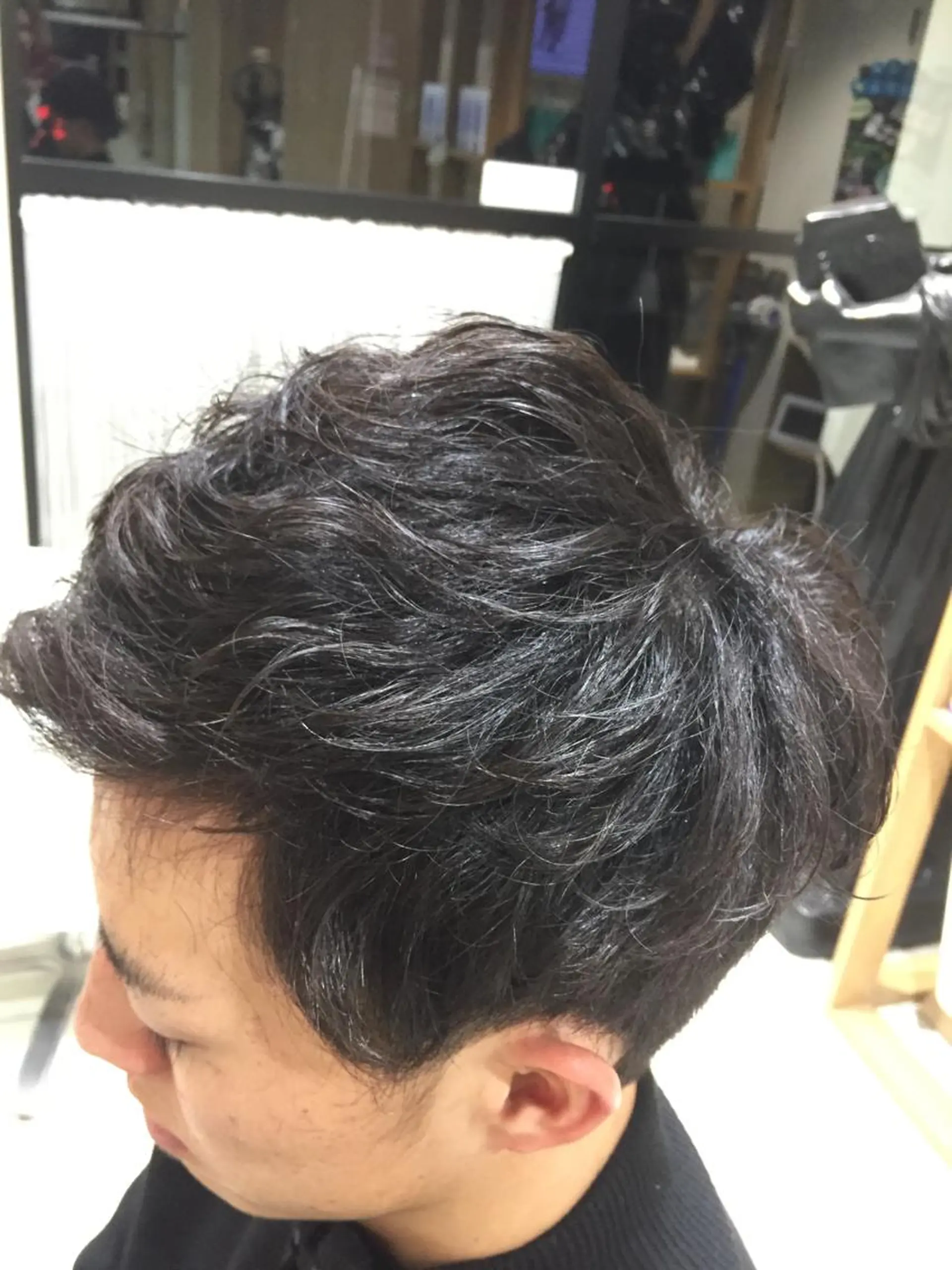 パーマ メンズ メンズパーマ メンズツイストパーマ ツイストパーマ 松吉 純平のヘアスタイル