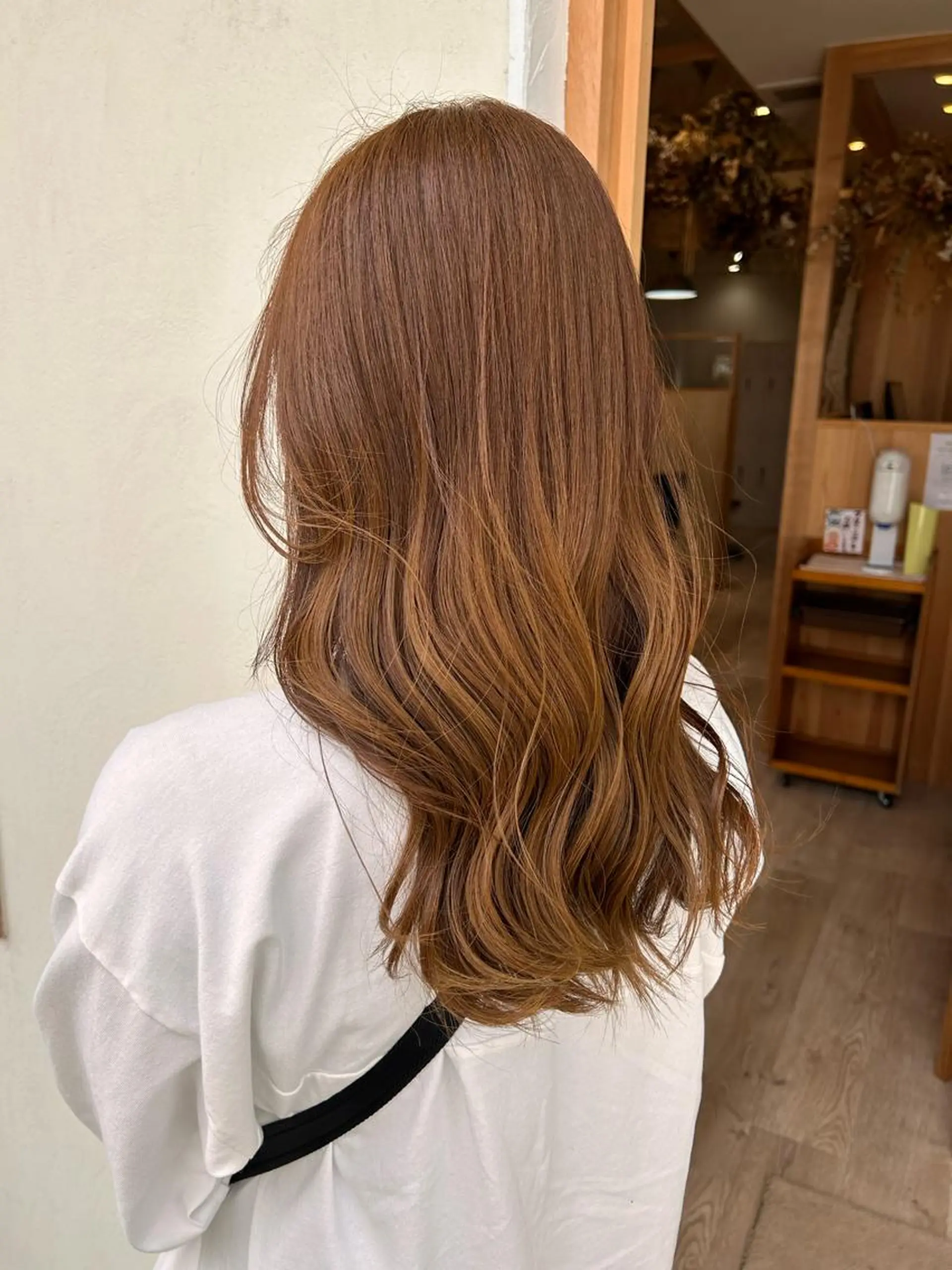 セミロング カラー オリーブカラー 山本 知佳のヘアスタイル