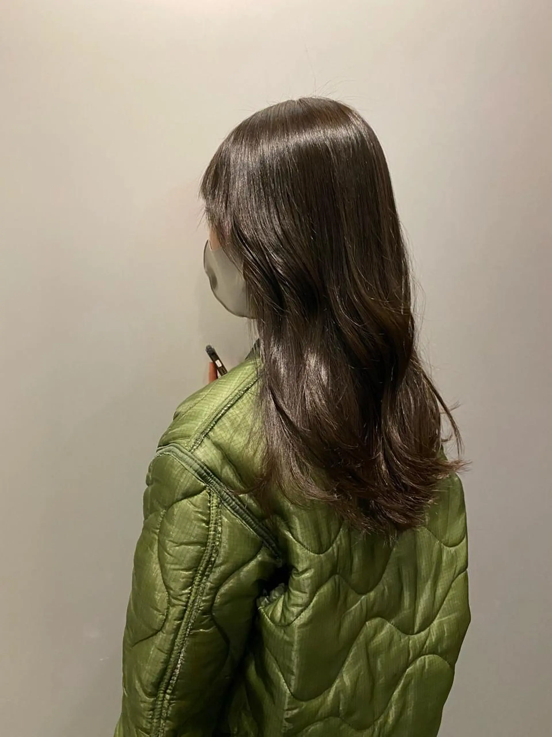 ロング カラー グレージュ オリーブグレージュ オリーブグレー chobii表参道所属・吉田 光佑のヘアスタイル