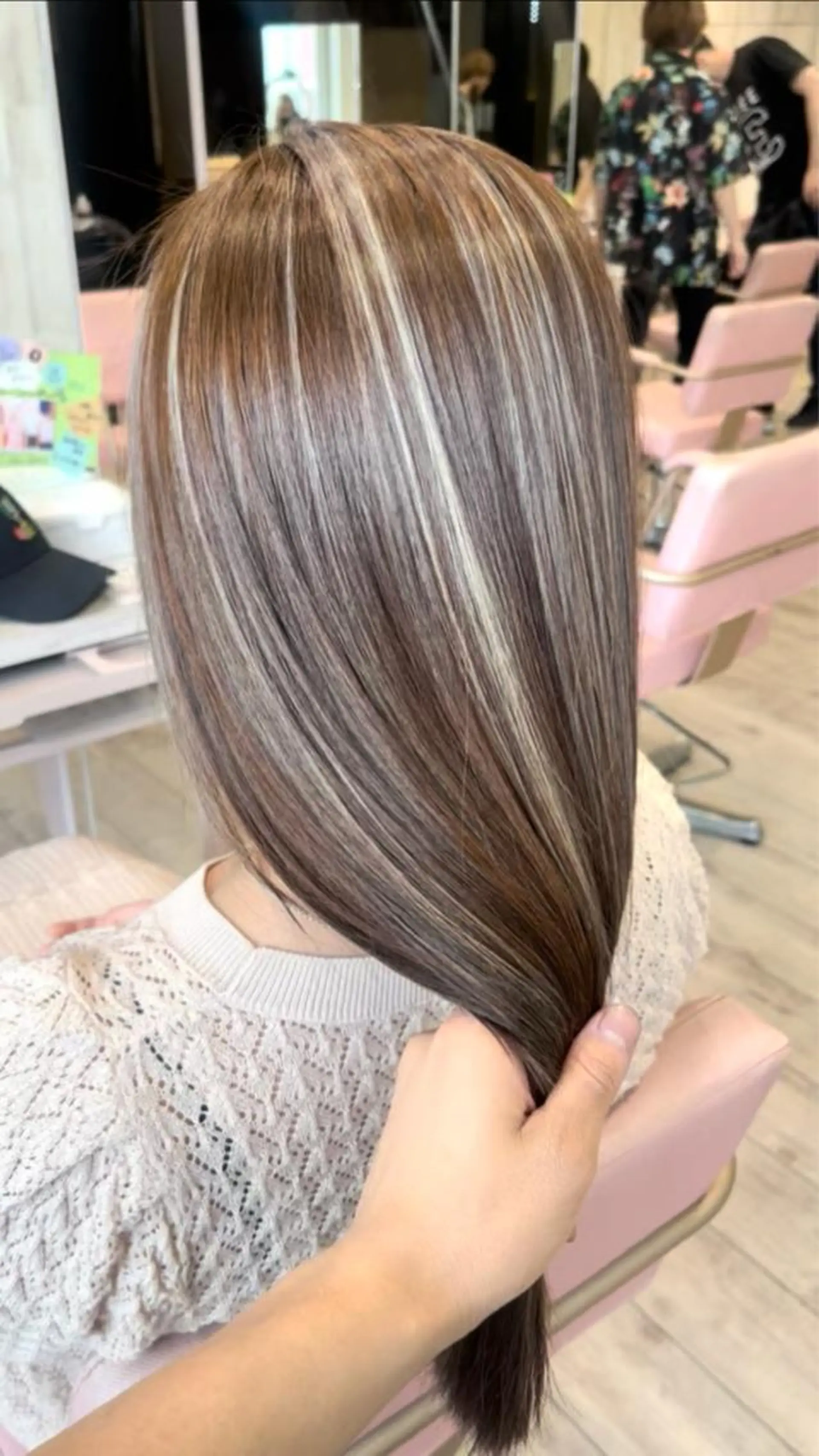 ロング カラー 高島大登/顔周り /ミルクティーのヘアスタイル