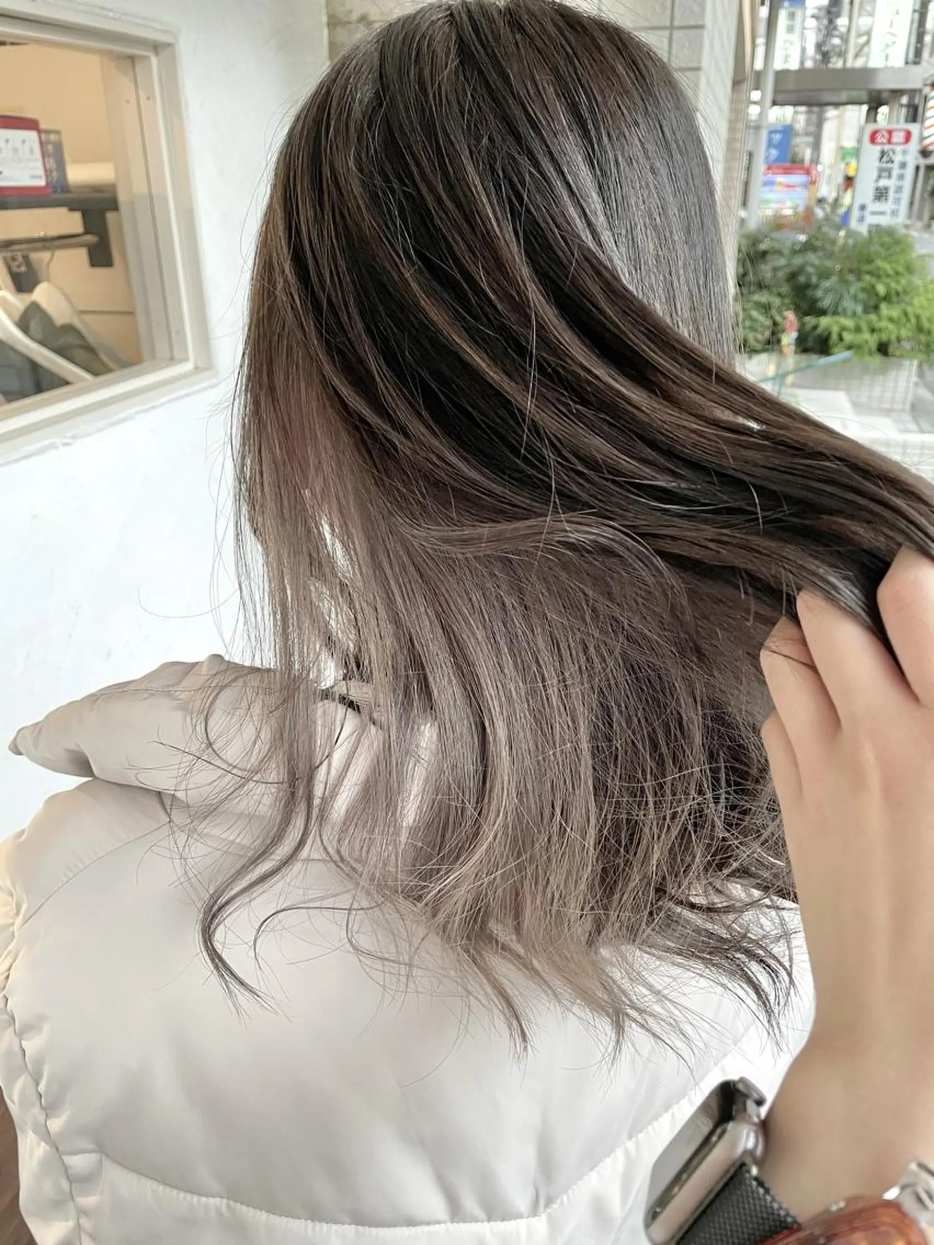 カラー ベージュカラー ブリーチ インナーカラー ホワイトベージュ ヘアカラー 後藤 陽花子のヘアスタイル