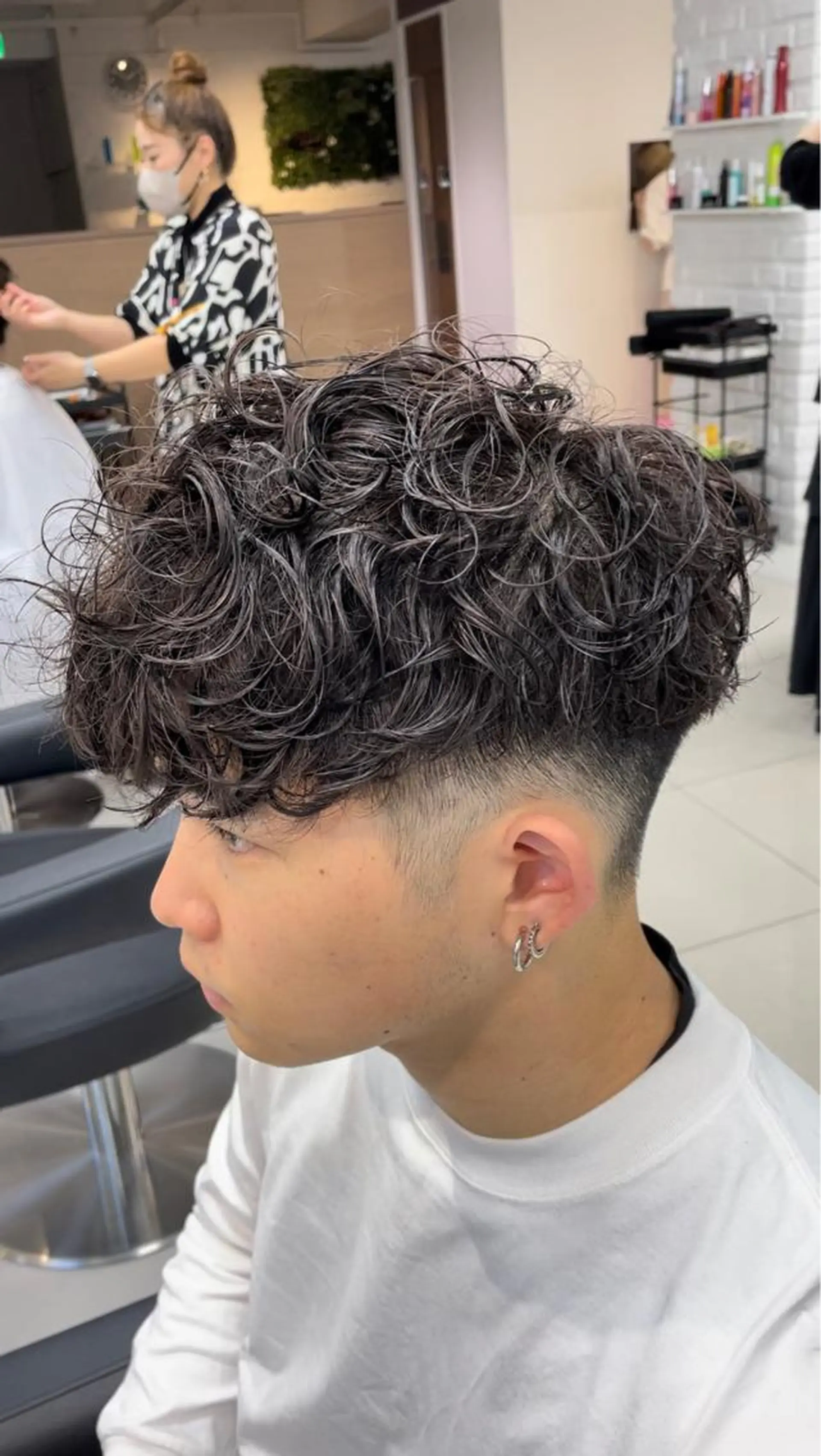 ショート パーマ メンズ スペインカール カット パーマ トリートメント フェザーパーマ職人 🪶ryosukeのヘアスタイル