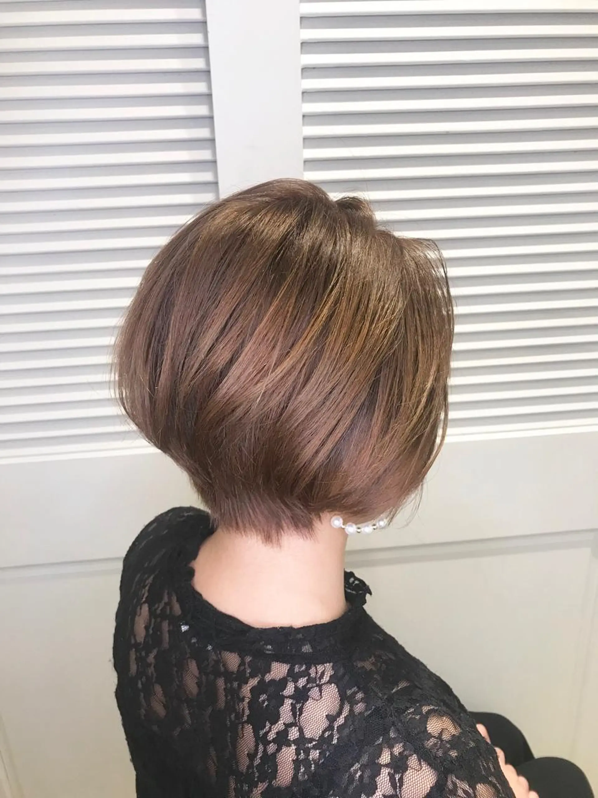 ショート カラー 前下がりボブ ベージュカラー ダブルカラー ボブ ヘアカラー 色気レイヤー& ショートはお任せ🌟のヘアスタイル