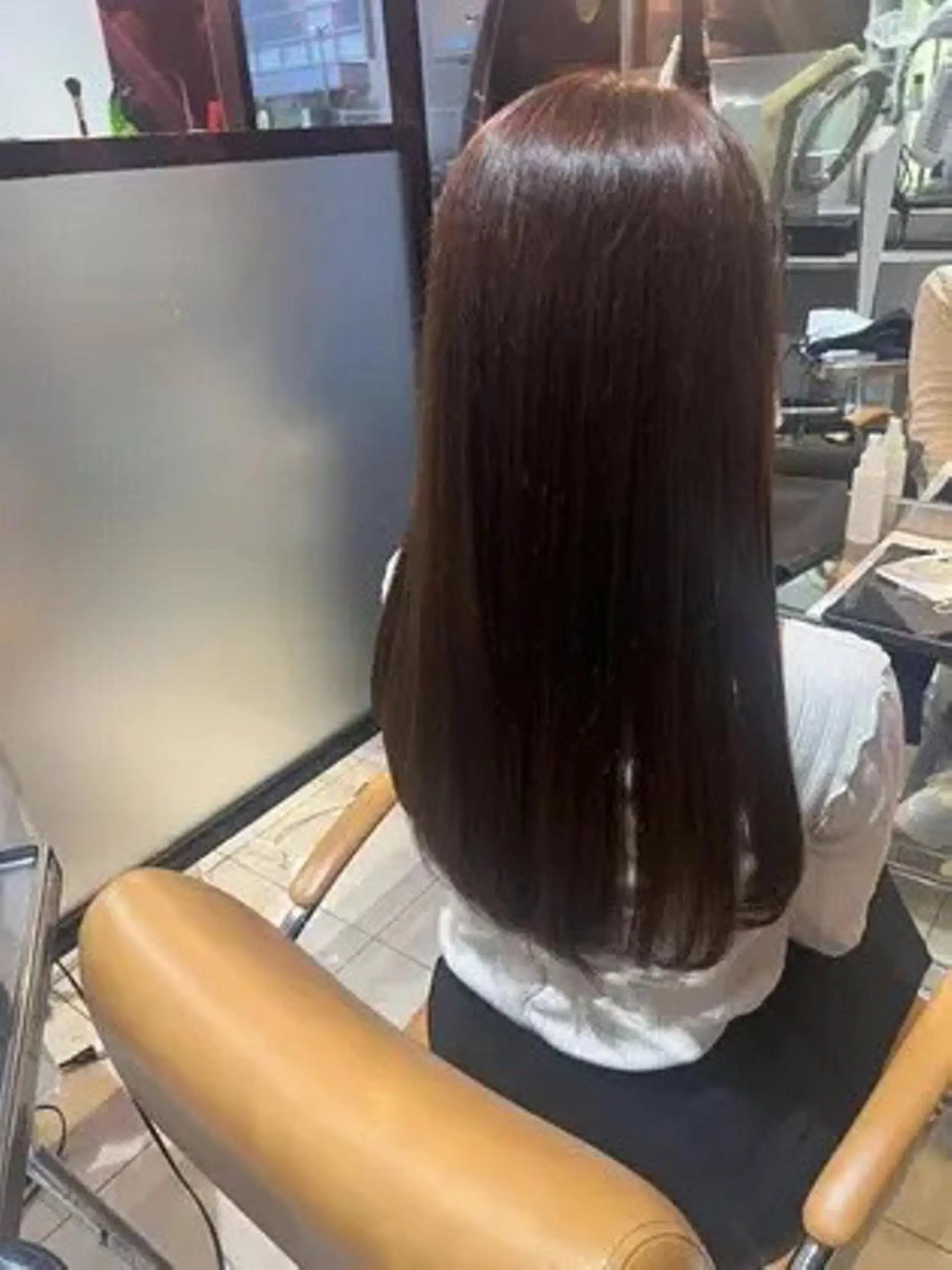 ロング カラー ブリーチ ブリーチなしカラー ロング 小嶺 歩夏のヘアスタイル