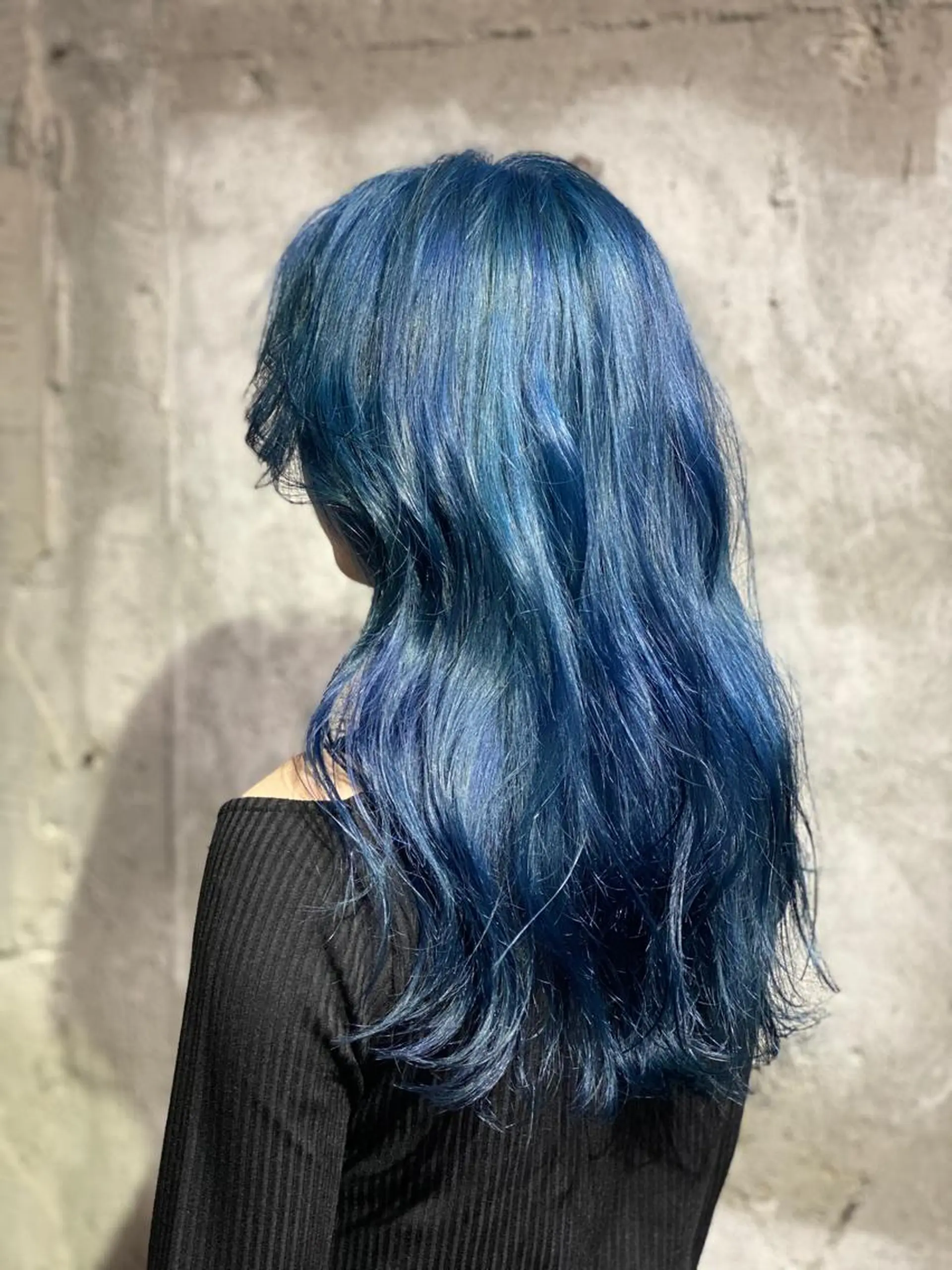 セミロング カラー パーマ ヘアアレンジ アディクシーカラー ブリーチ ブルーカラー ケアブリーチ ダブルカラー ヘアカラー ［似合わせヘア］ ✂︎OGURO✂︎のヘアスタイル