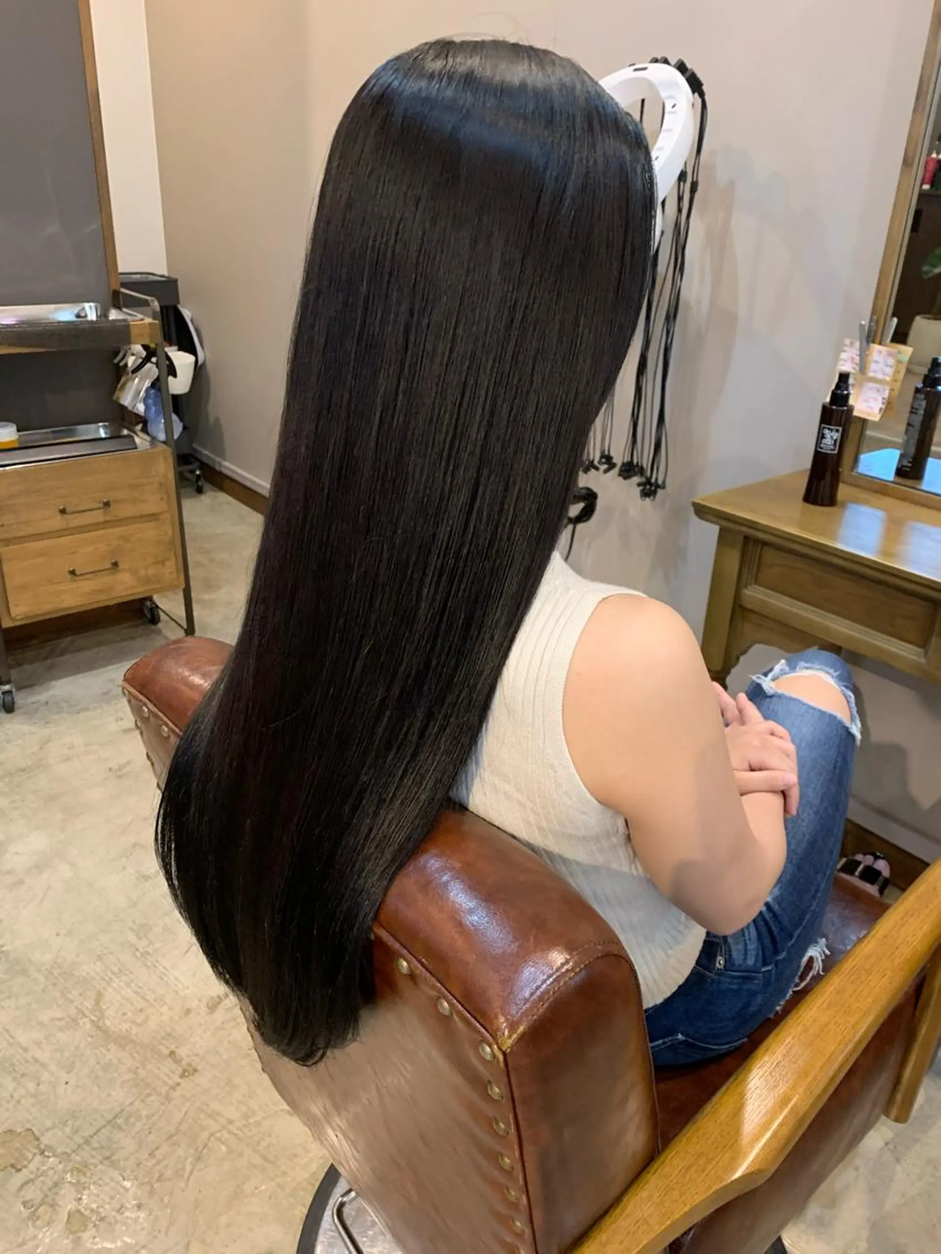 ロング トリートメント 岡田 匡史のヘアスタイル