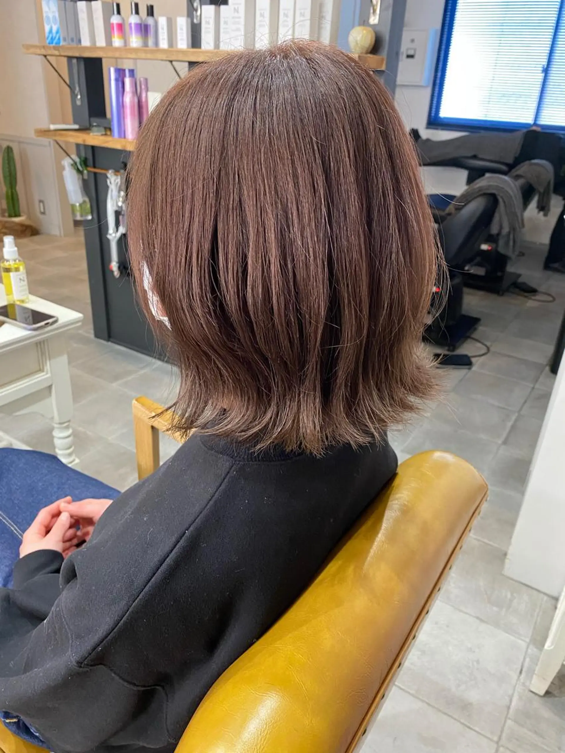 ミディアム カット ヘアカラー SHIAN立川 及川望のヘアスタイル
