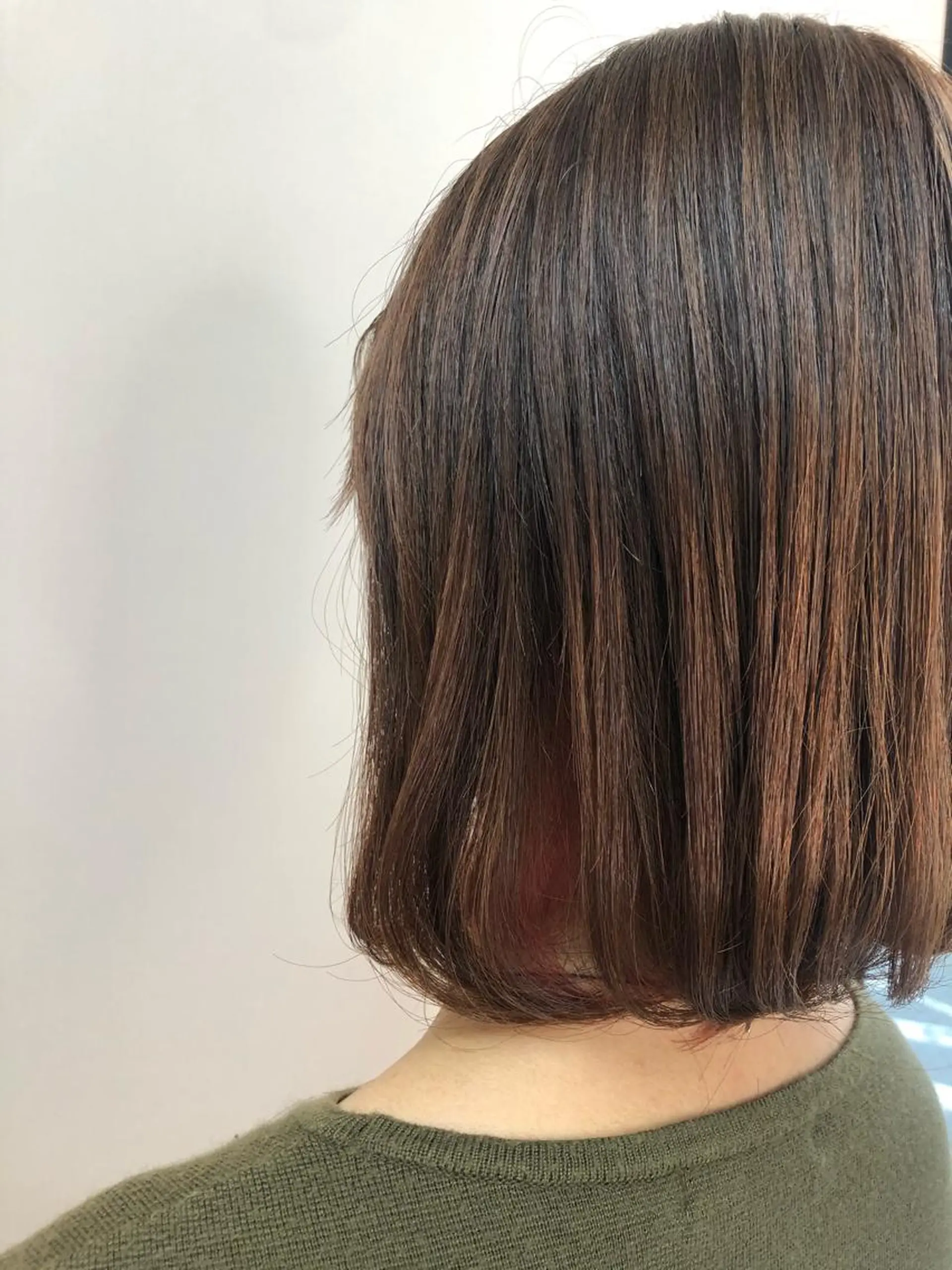 ミディアム カラー ブラウンカラー インナーカラー ピンクカラー ピンクブラウン ベージュ/インナー カラー🤍Rieのヘアスタイル