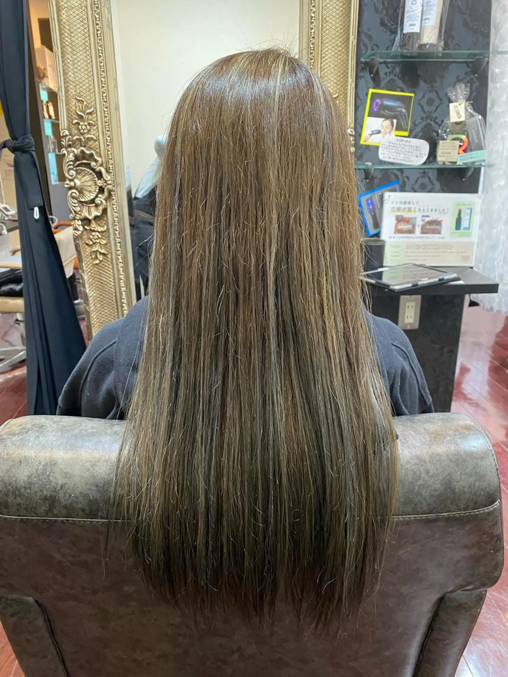 ロング カラー アッシュ アッシュグレー ハイライトカラー ハイライト LOREM Miyuのヘアスタイル