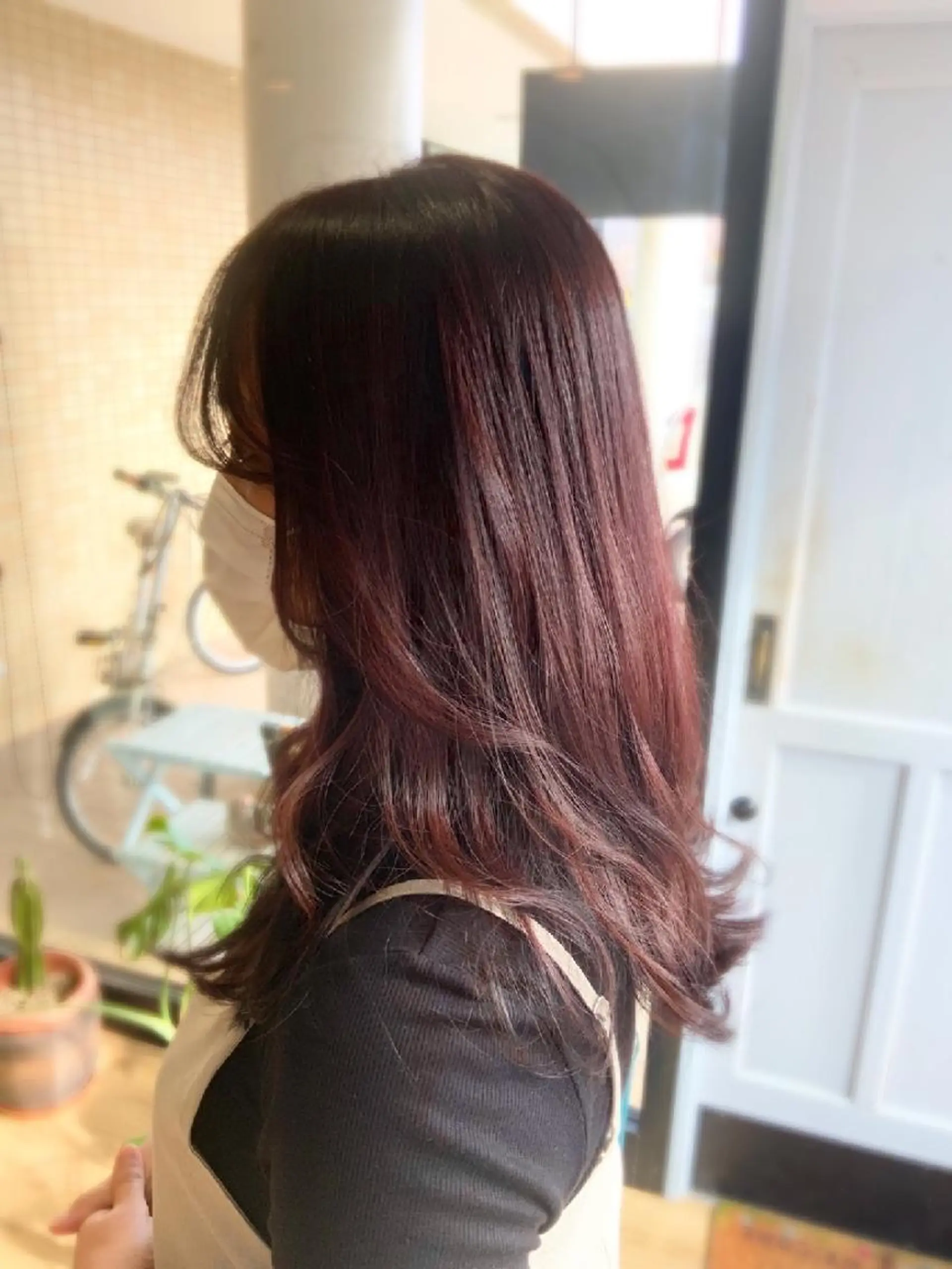 カラー ロング ピンクカラー カット ヘアカラー 堀 望美のヘアスタイル