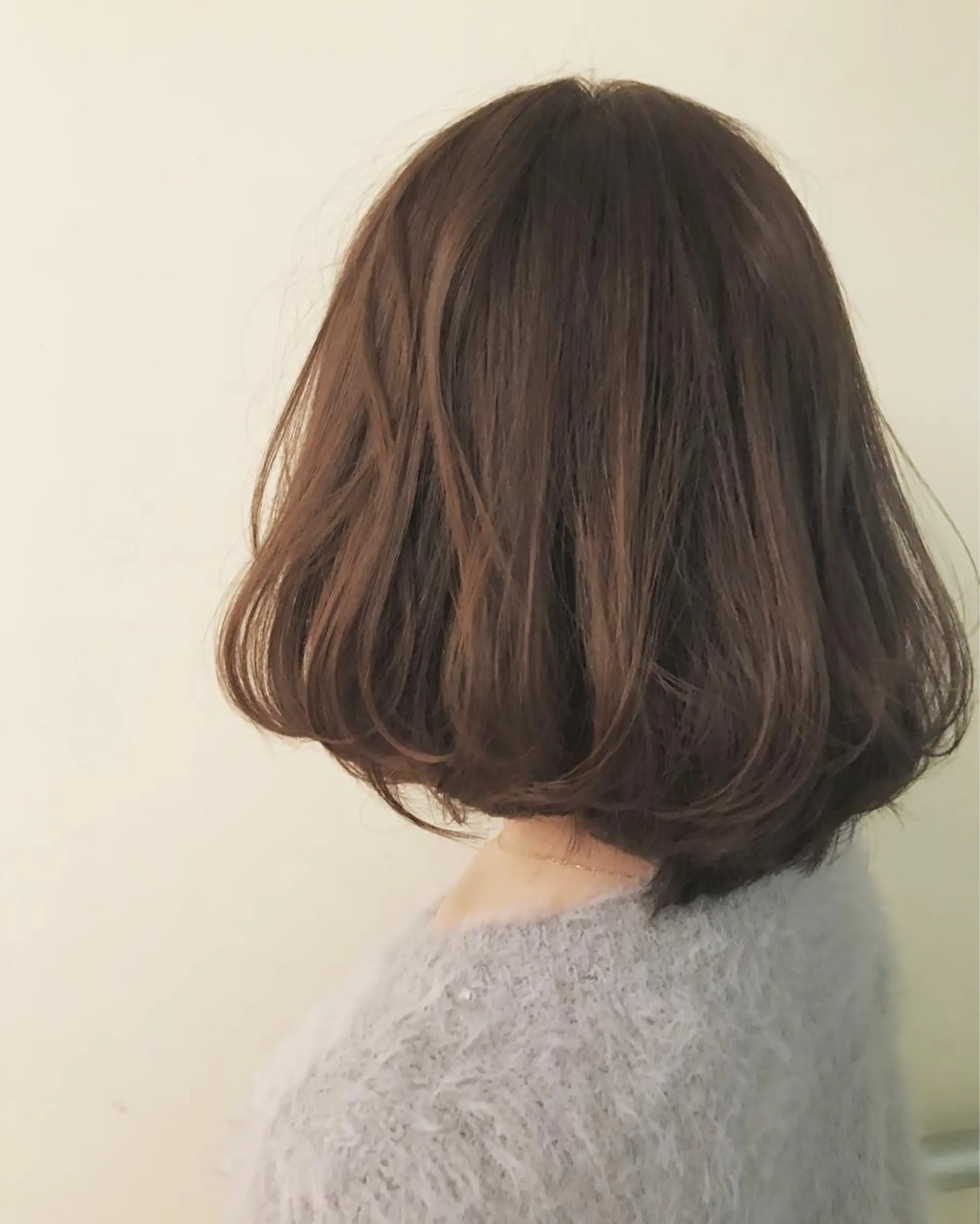 ミディアム カラー ボブ AILEE所属・ウルフカット レイヤーカット上柿のヘアスタイル
