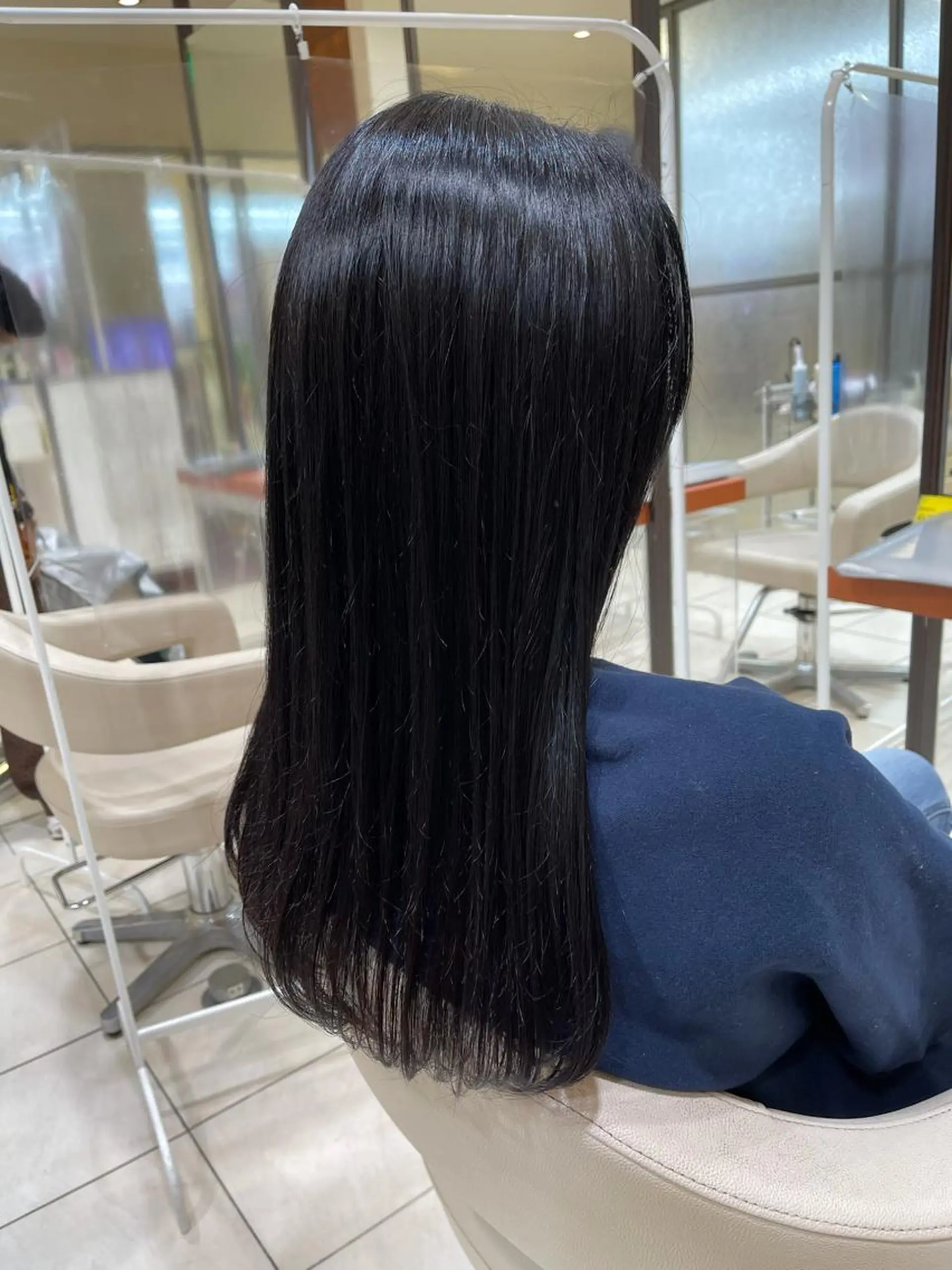 ロング カラー 黒髪 カネヒラ リョウスケのヘアスタイル