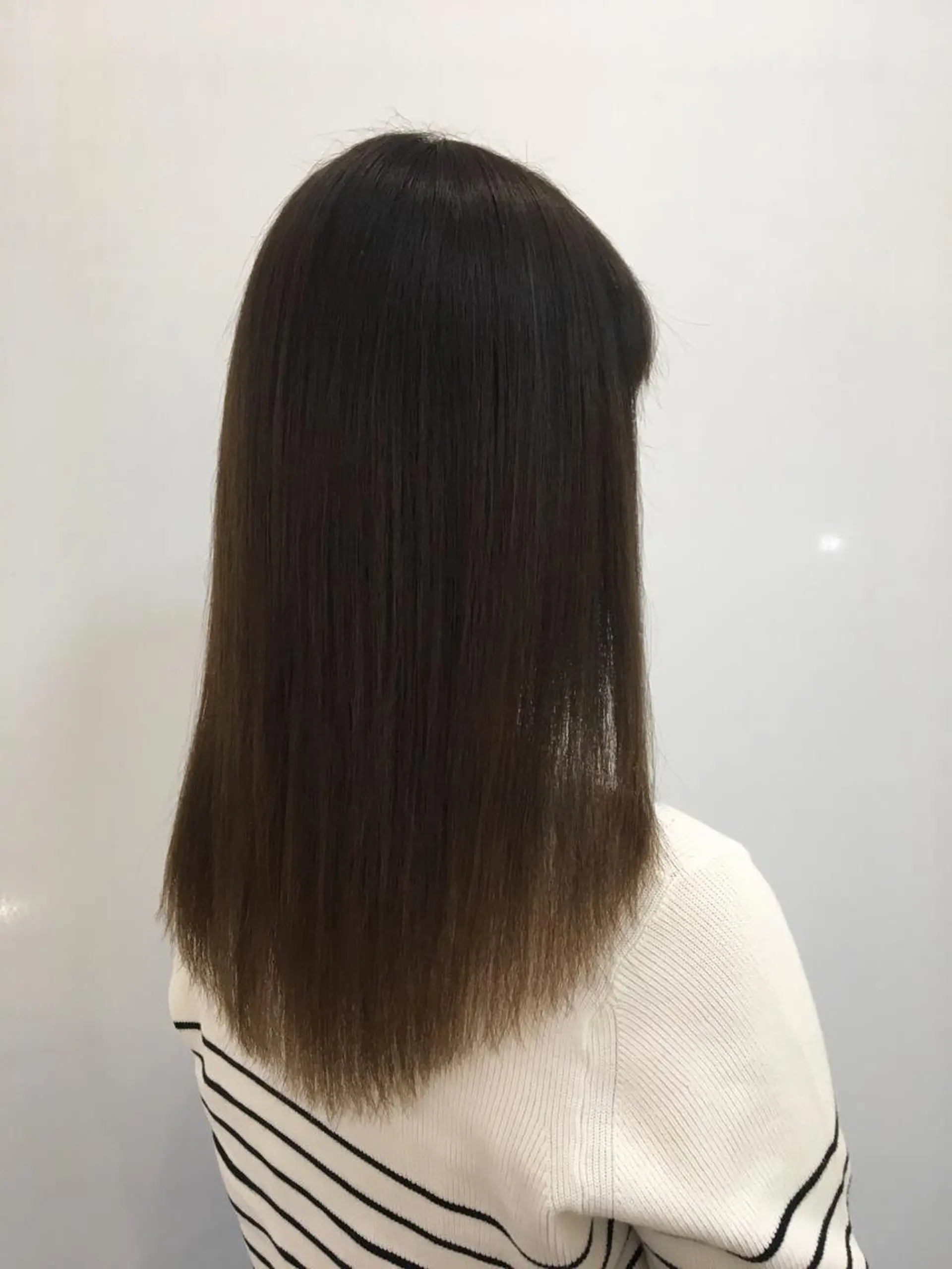 セミロング カラー たなか ちあきのヘアスタイル
