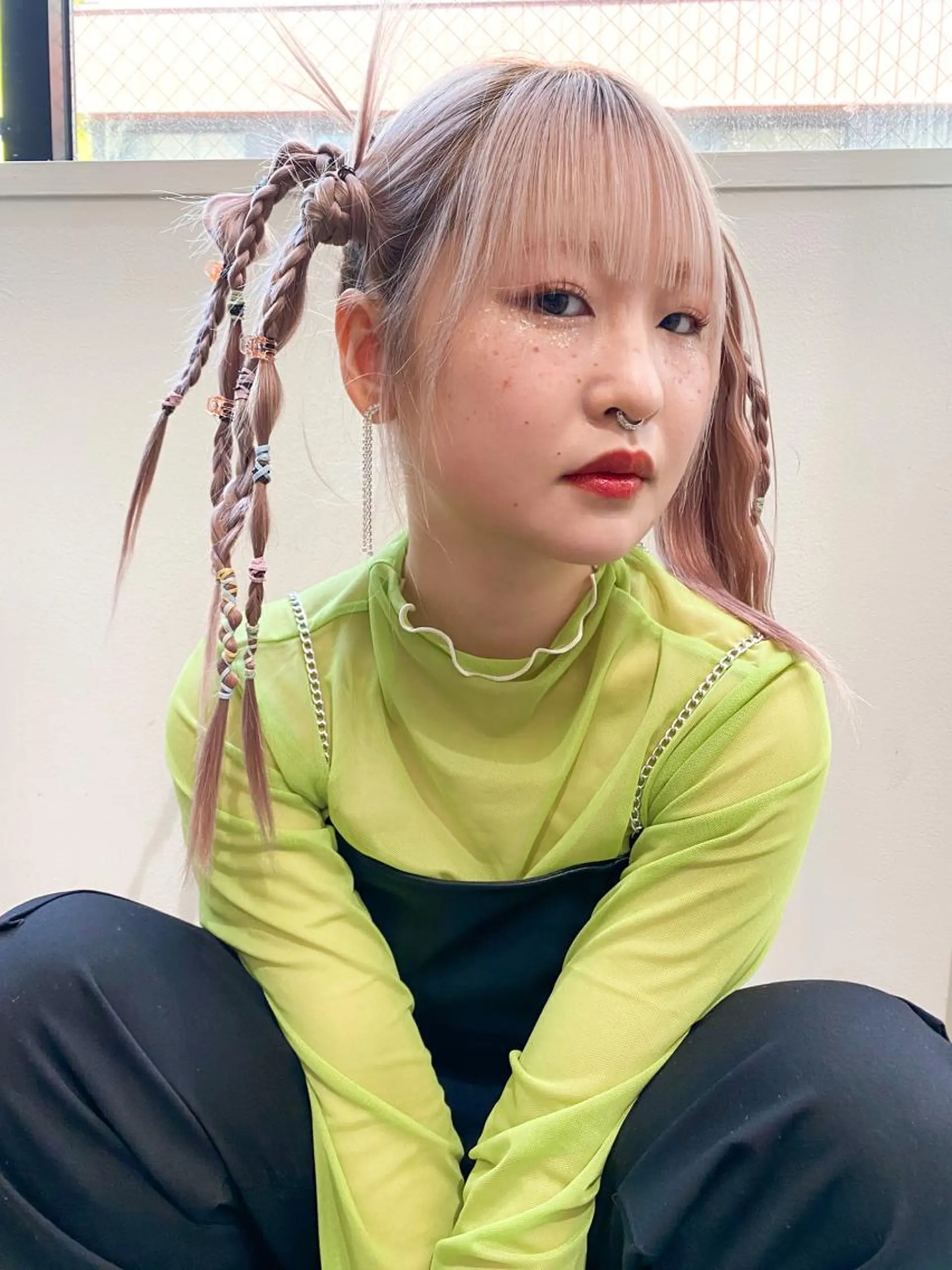 セミロング カラー ブリーチ ヘアカラー トリートメント 当日ok🩷横浜 エクステ／RIEのヘアスタイル