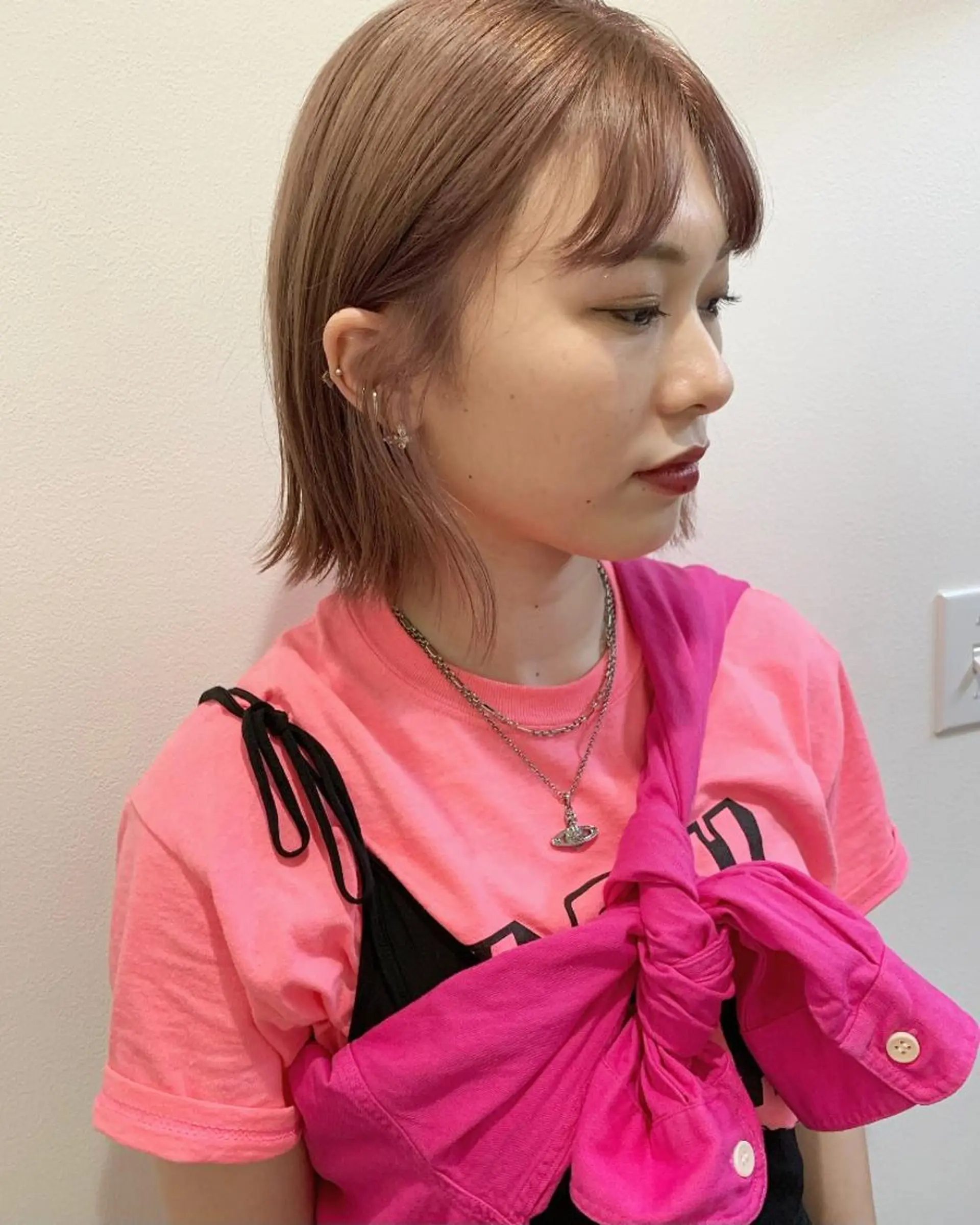 ショート カラー ベージュカラー ブリーチ ケアブリーチ ダブルカラー ハイトーンカラー ヘアカラー MARU レイヤー/パーマのヘアスタイル