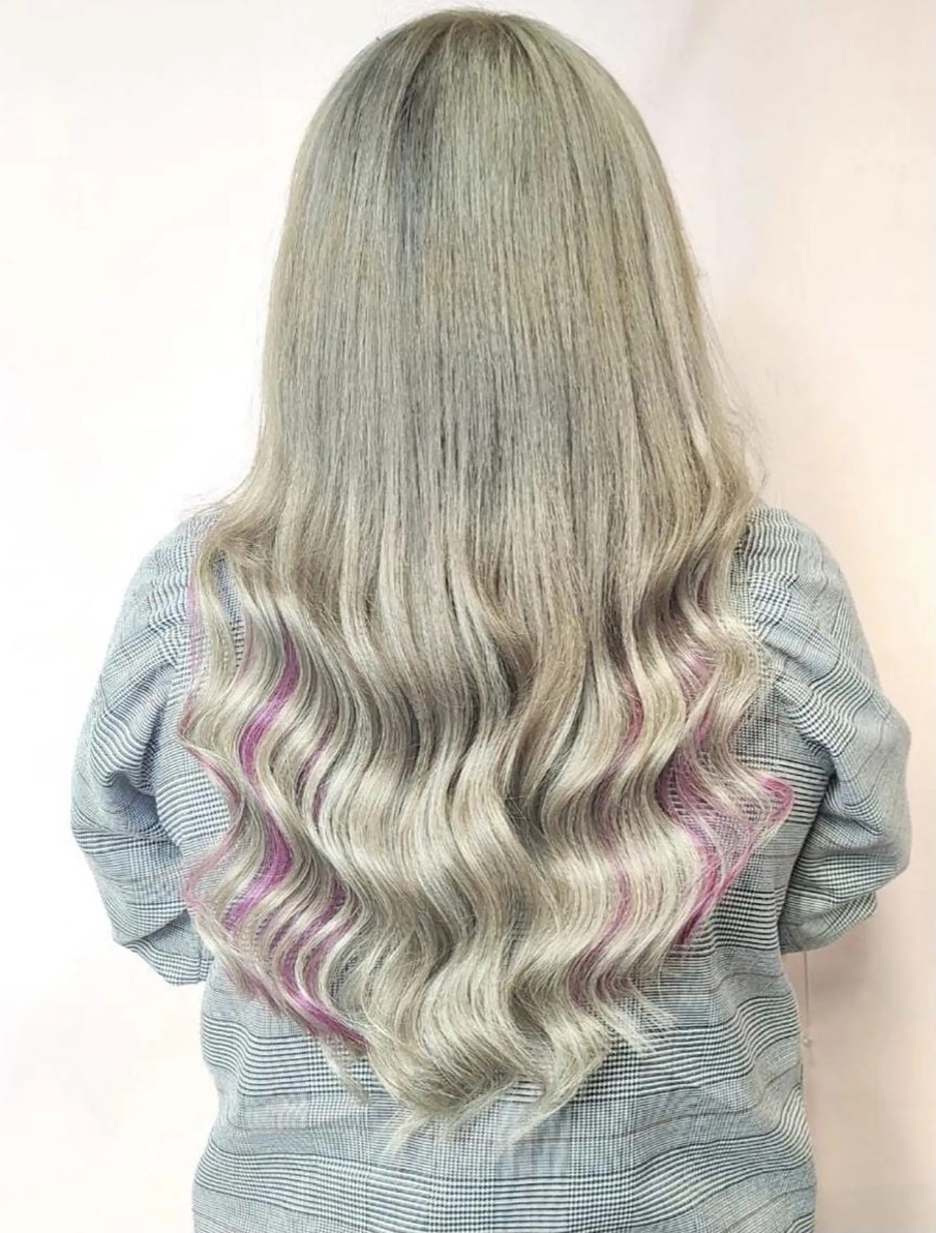 ロング 大阪レミーエクステ チビ編み込みのヘアスタイル