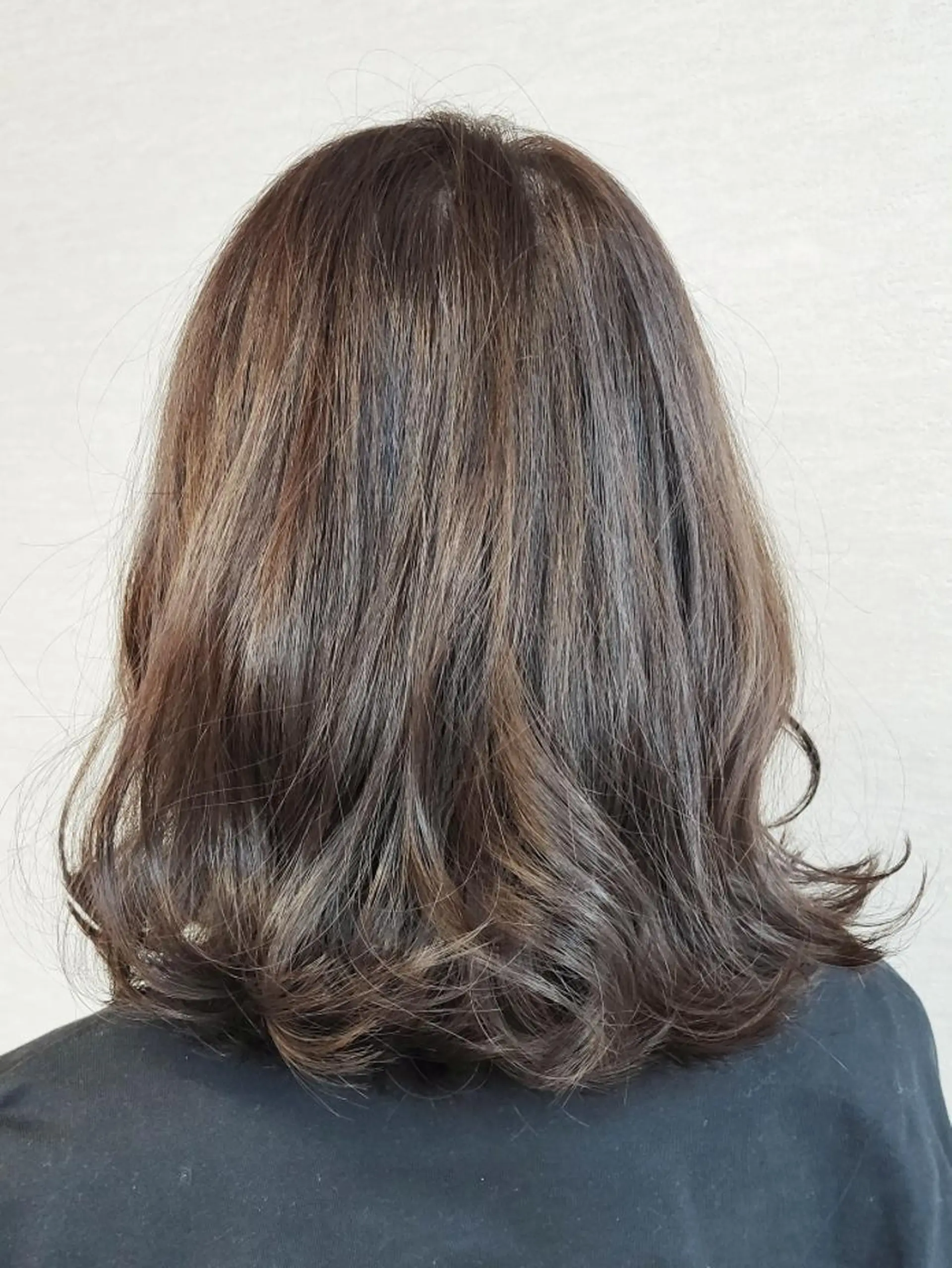 ミディアム カラー ベージュカラー 伊藤 瞭のヘアスタイル