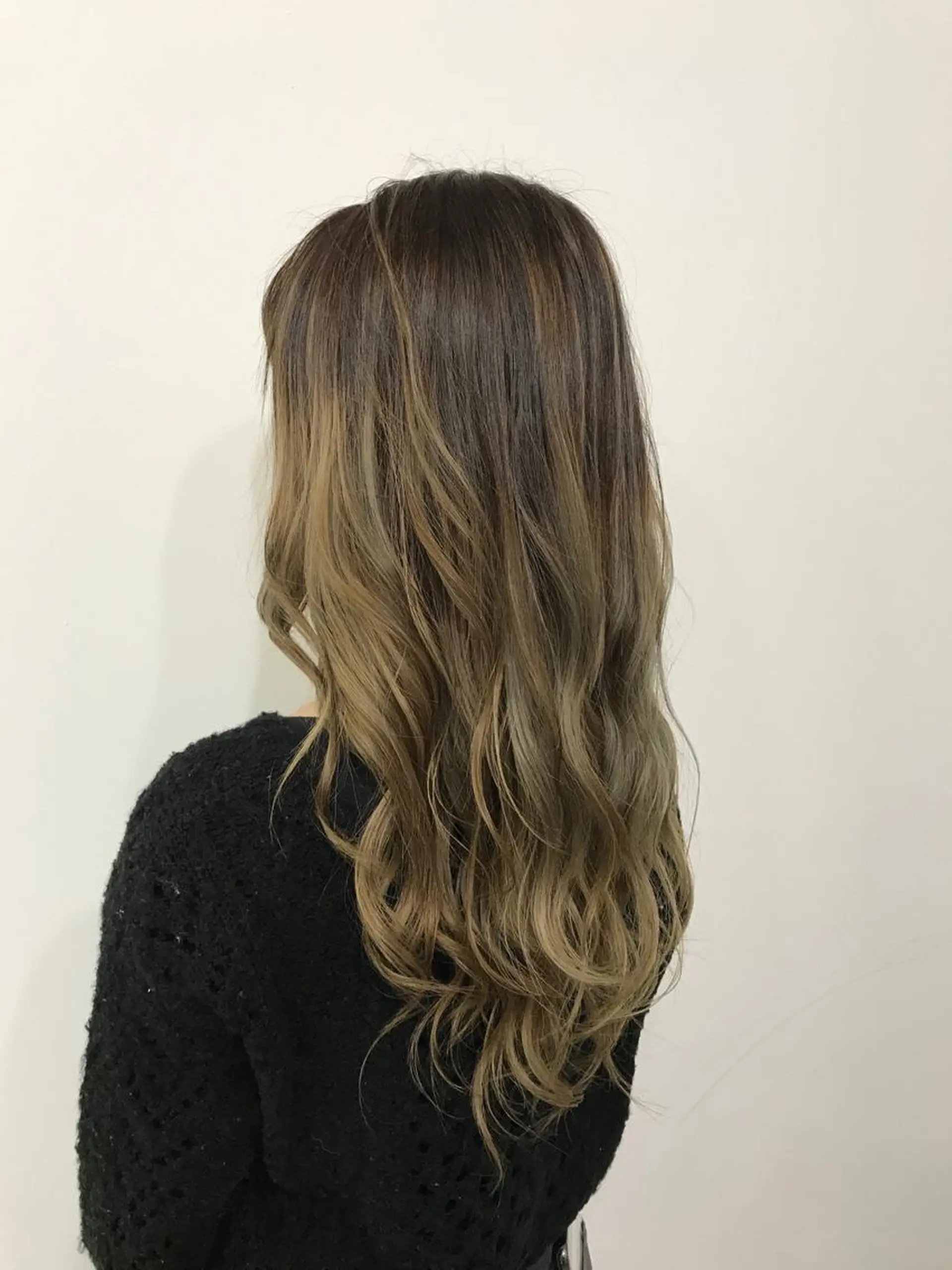 ロング カラー シルバー 相武台ショート特化 💐川崎希💐のヘアスタイル